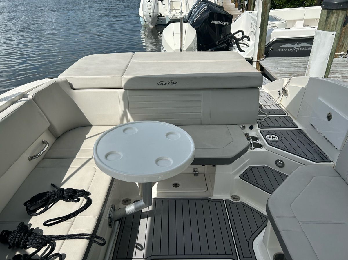 2020 Sea Ray SPX 230 Outboard - 4
