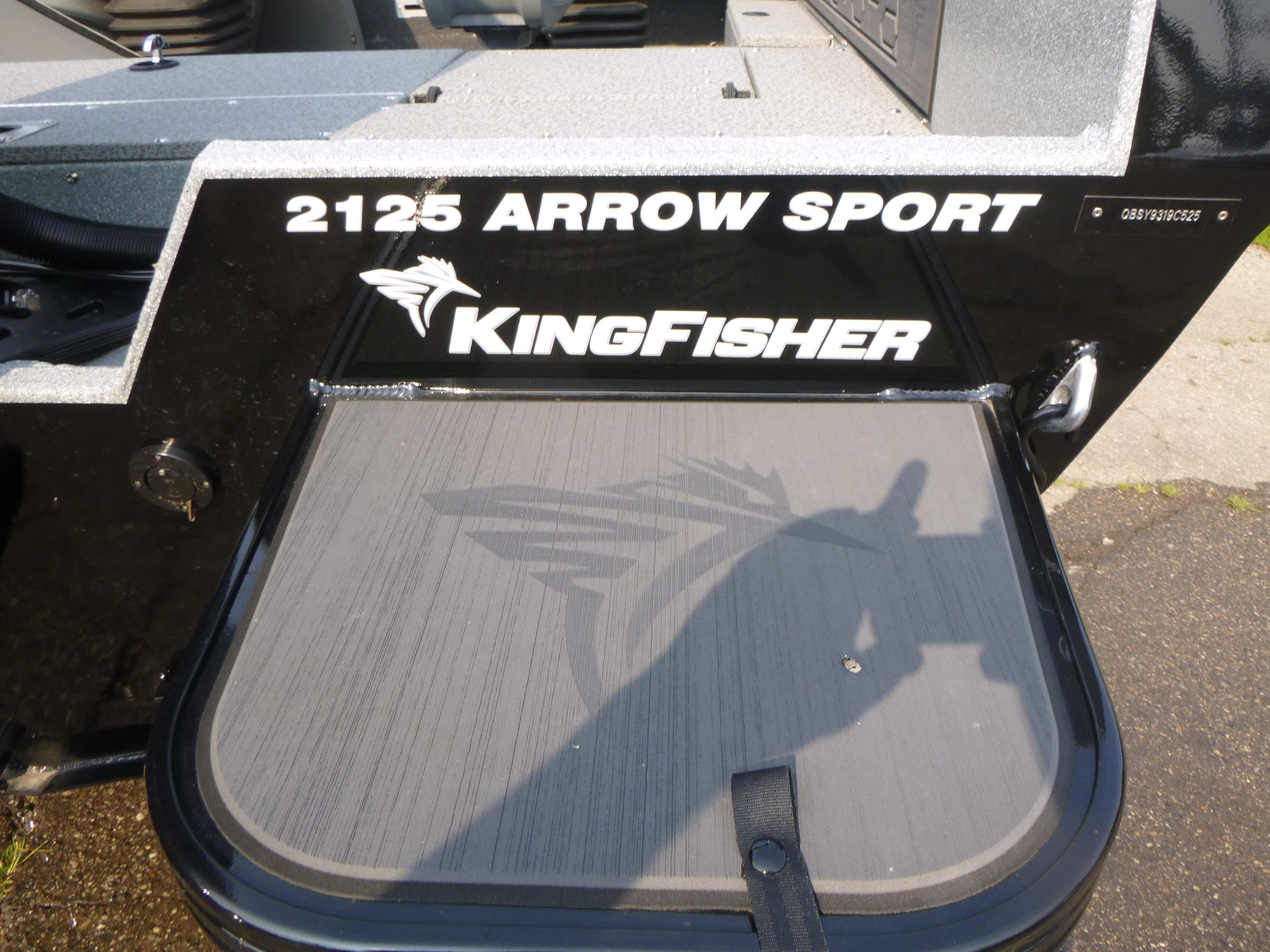 2025 KingFisher 2125 Arrow Sport boat, rear view with logo and platform.