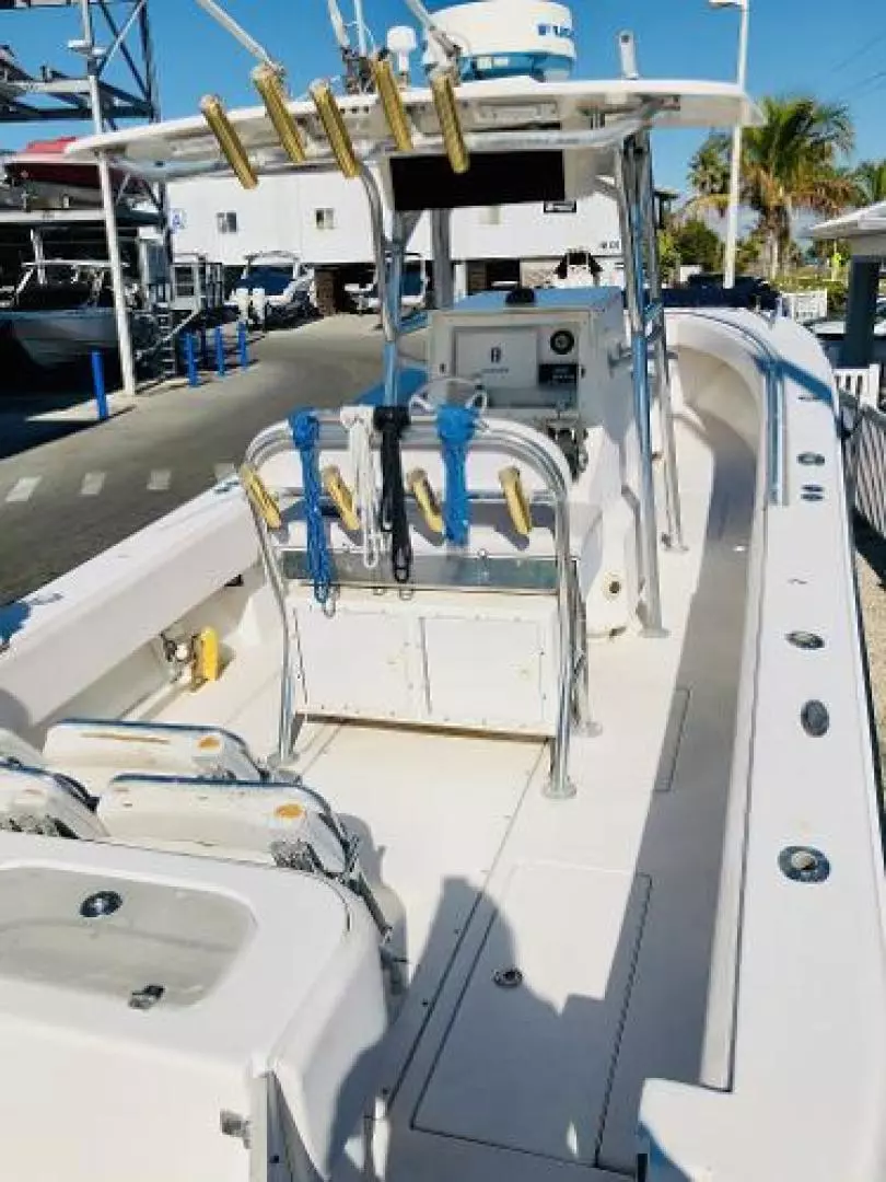 2004 Contender 31 Open - Image 18