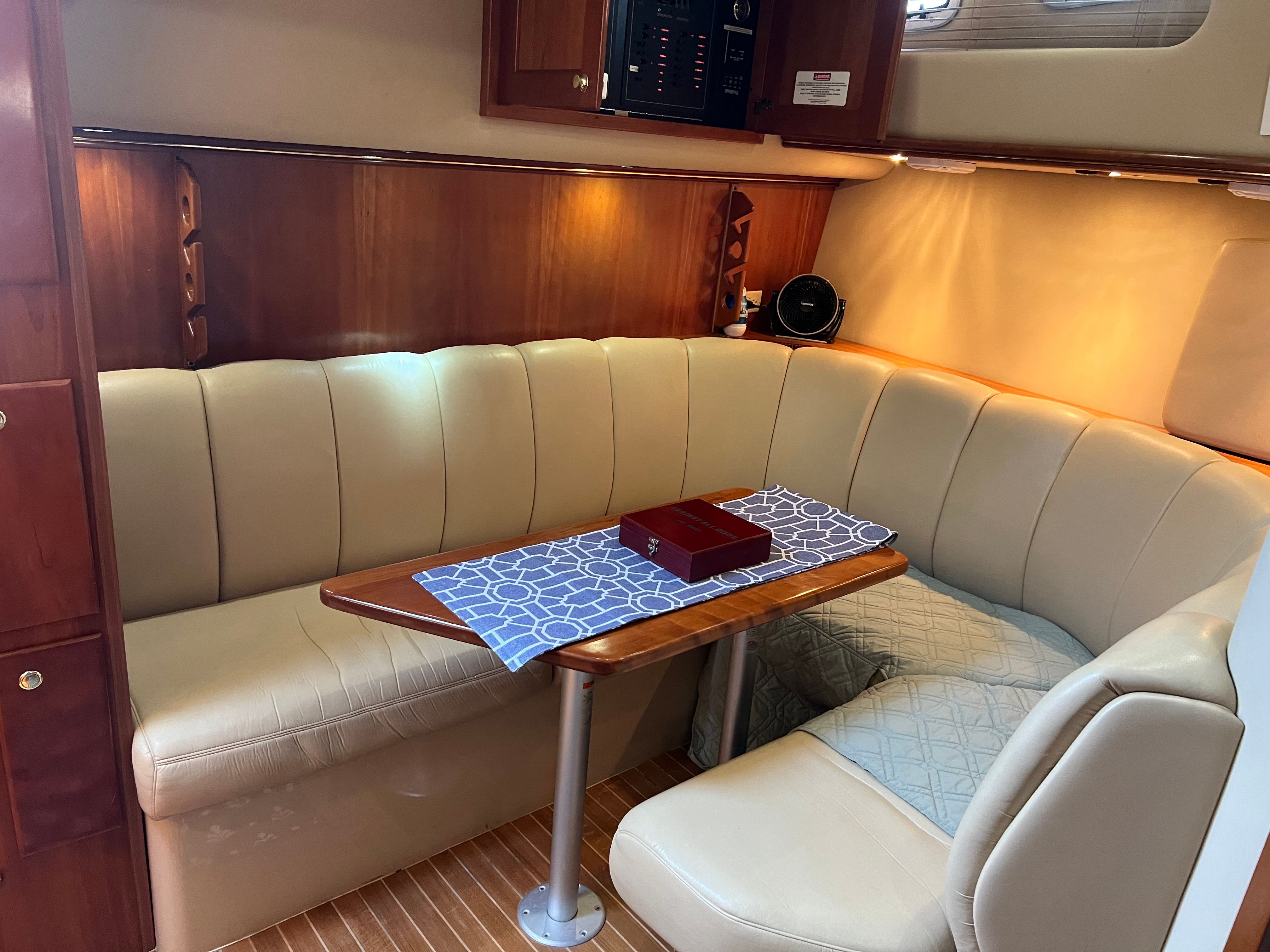 2004 Rampage 38 Express - 19