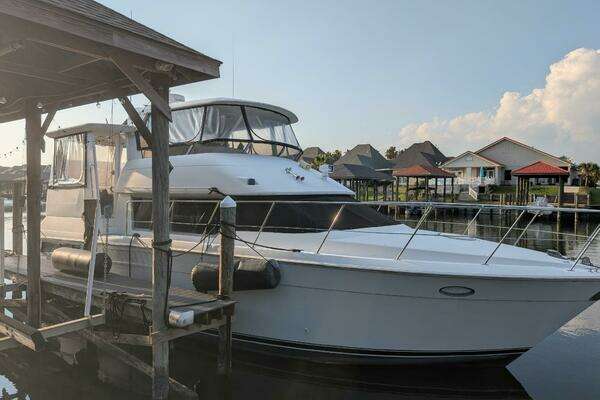 1996 Carver 455 Aft Cabin