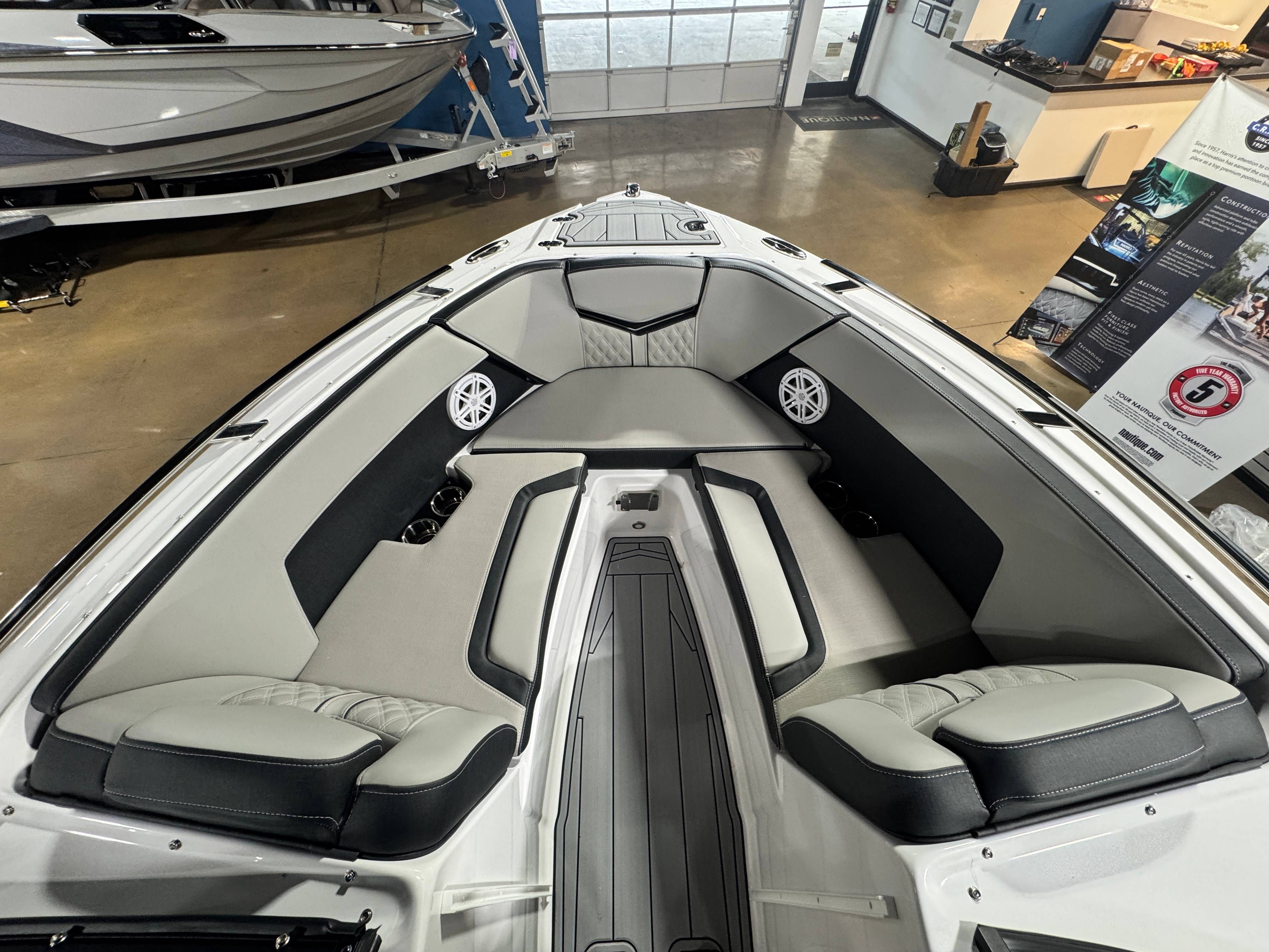 2025 Monterey 238SS Super Sport - 14