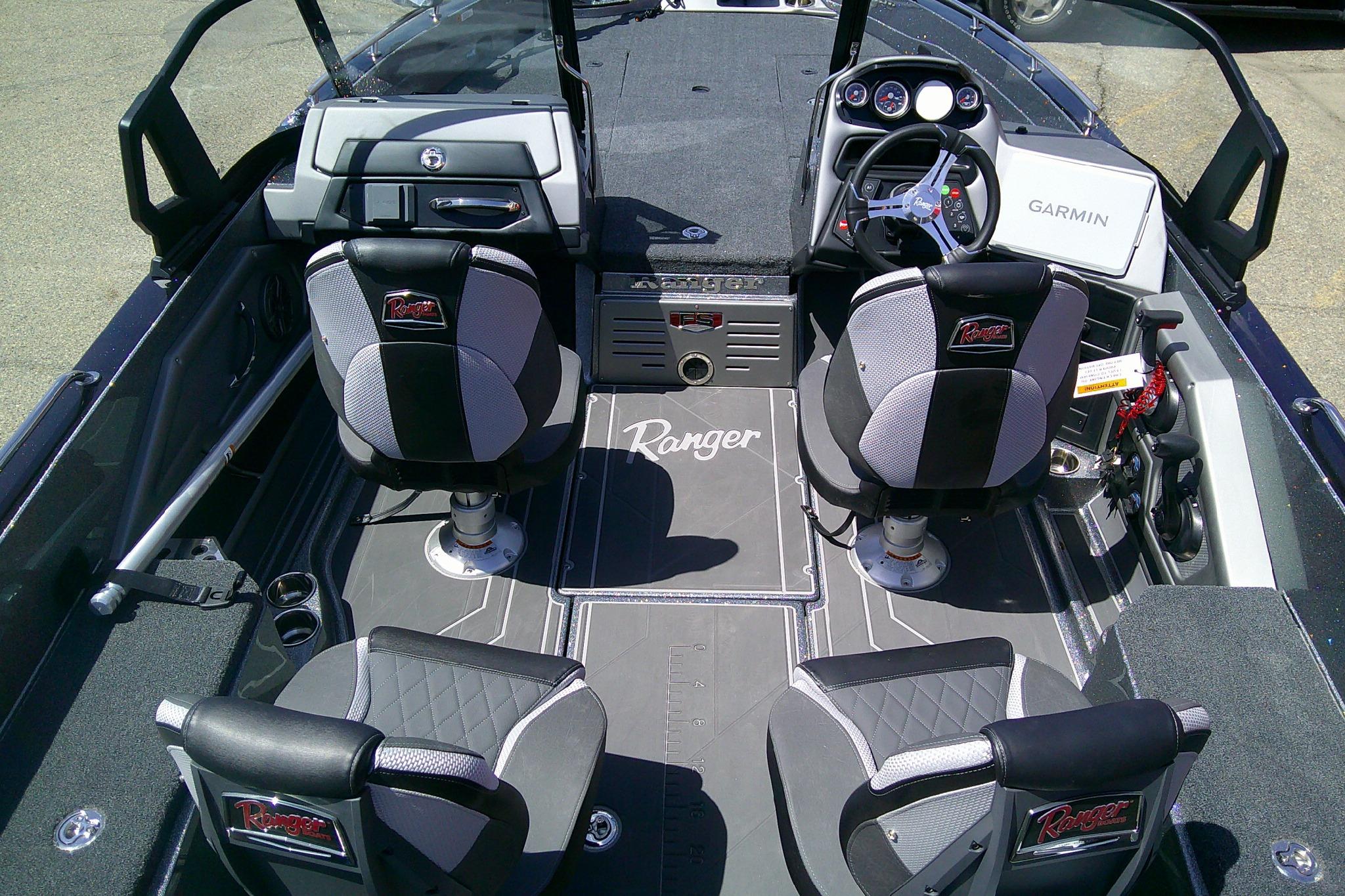 2026 Ranger 620FS Cup-Equipped boat interior with Garmin navigation system and stylish seating.