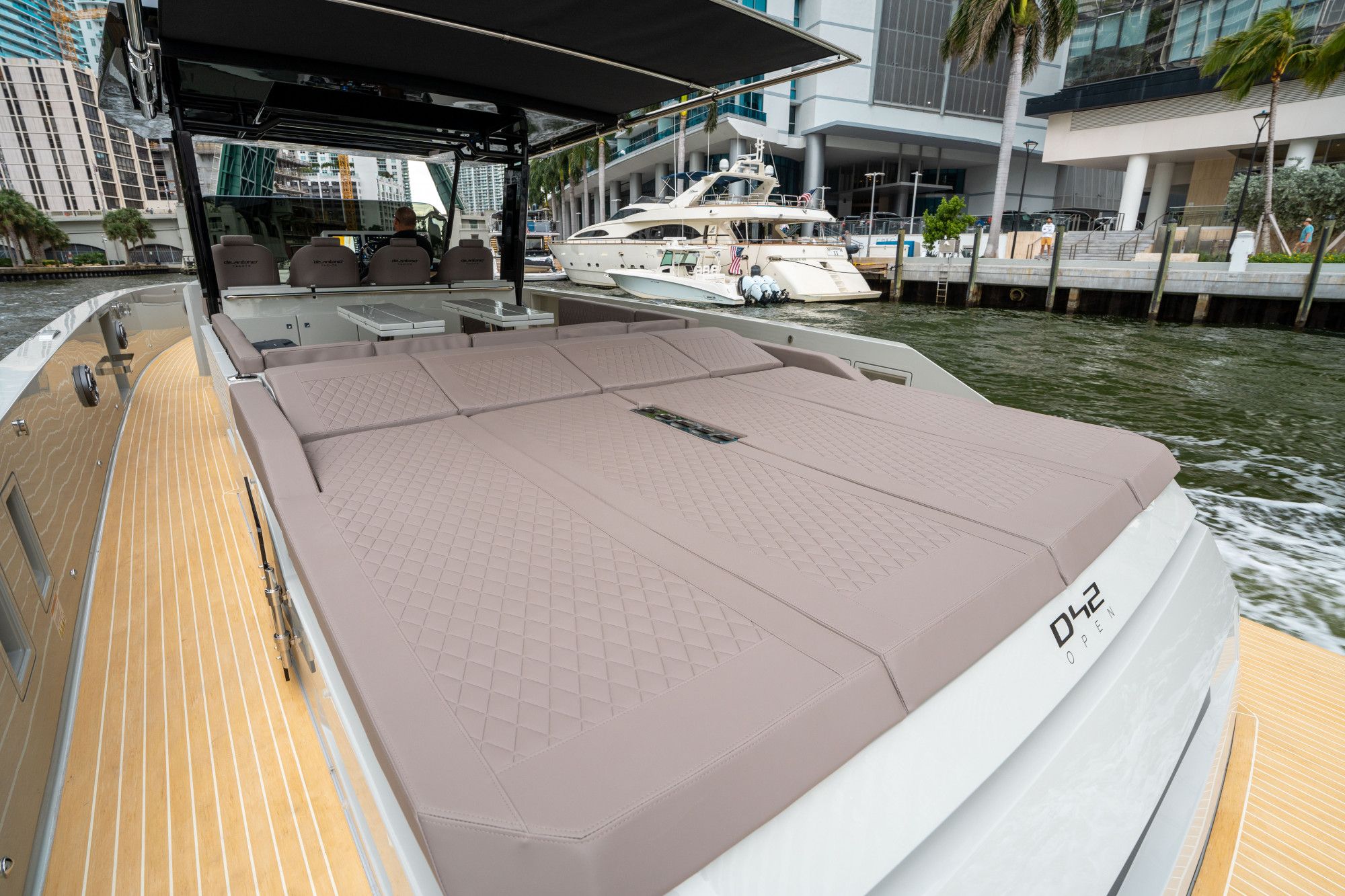 2025 De Antonio Yachts D42 Open - 12
