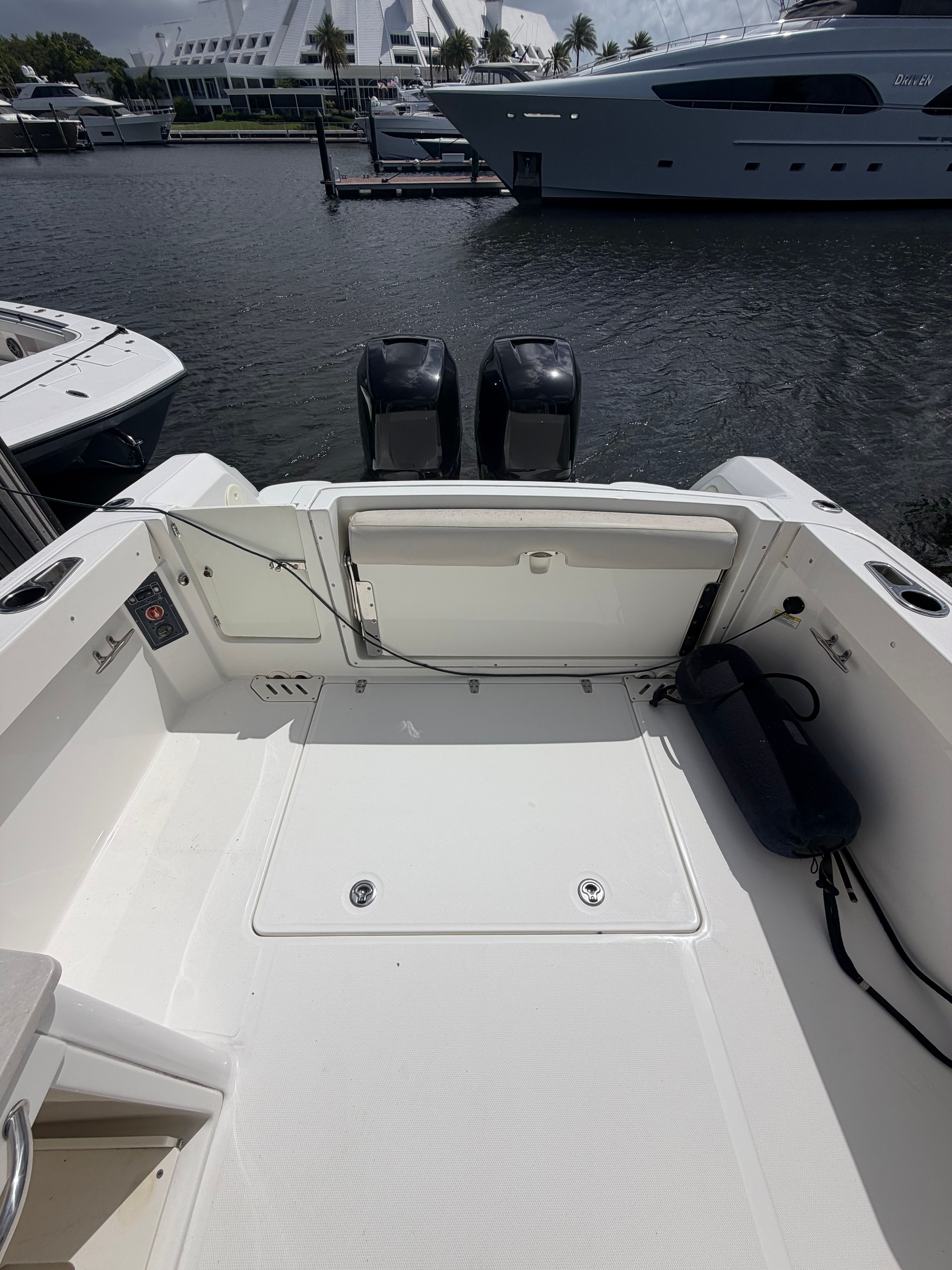 2016 Boston Whaler 270 Vantage at dock with engines.