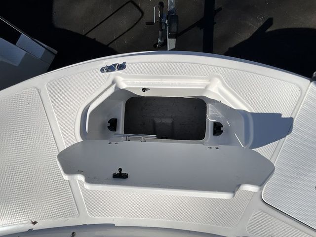 2021 Hurricane SunDeck 191 OB - 14