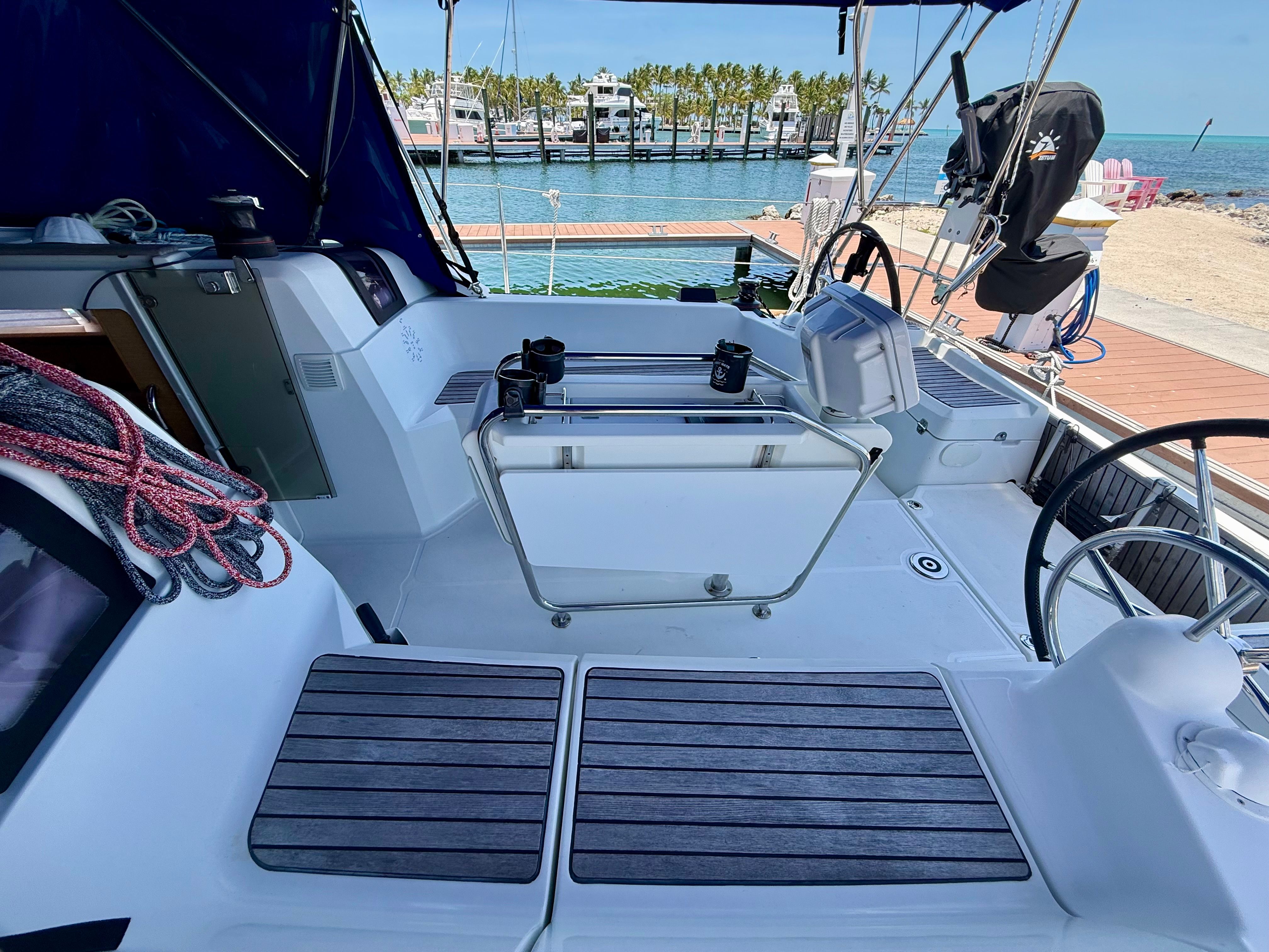 2018 Jeanneau Sun Odyssey 389 - 7