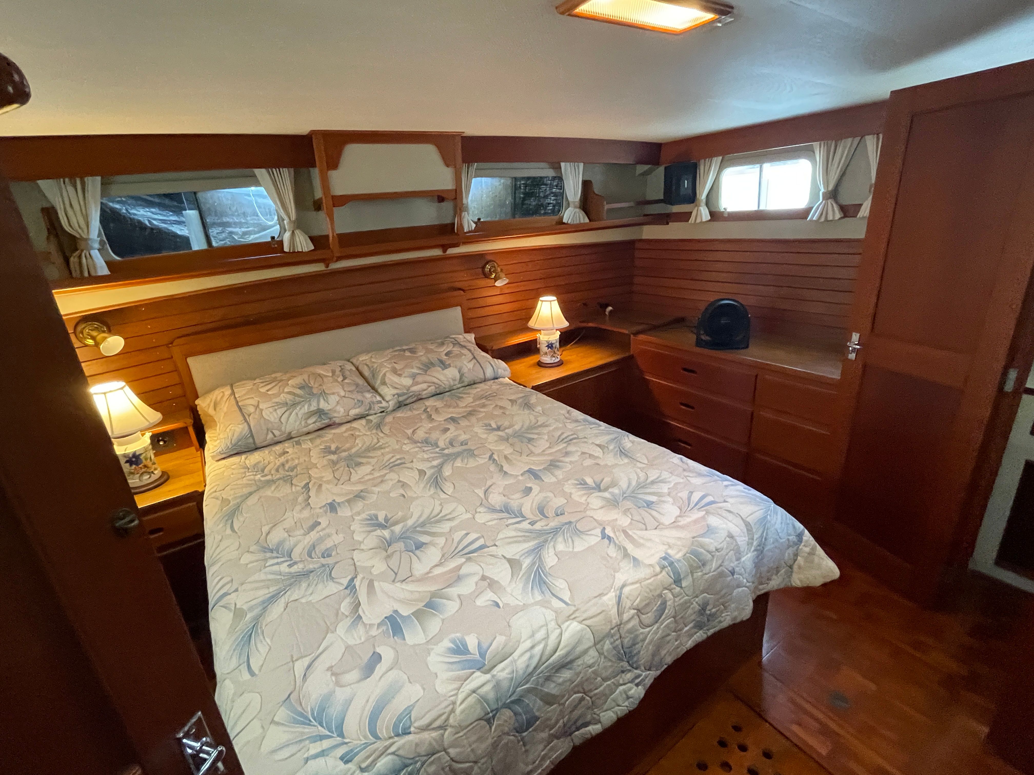 1985 Grand Banks 42 Motor Yacht - 54