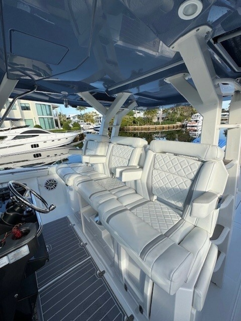 2023 Pursuit S 428 Sport - Image 7