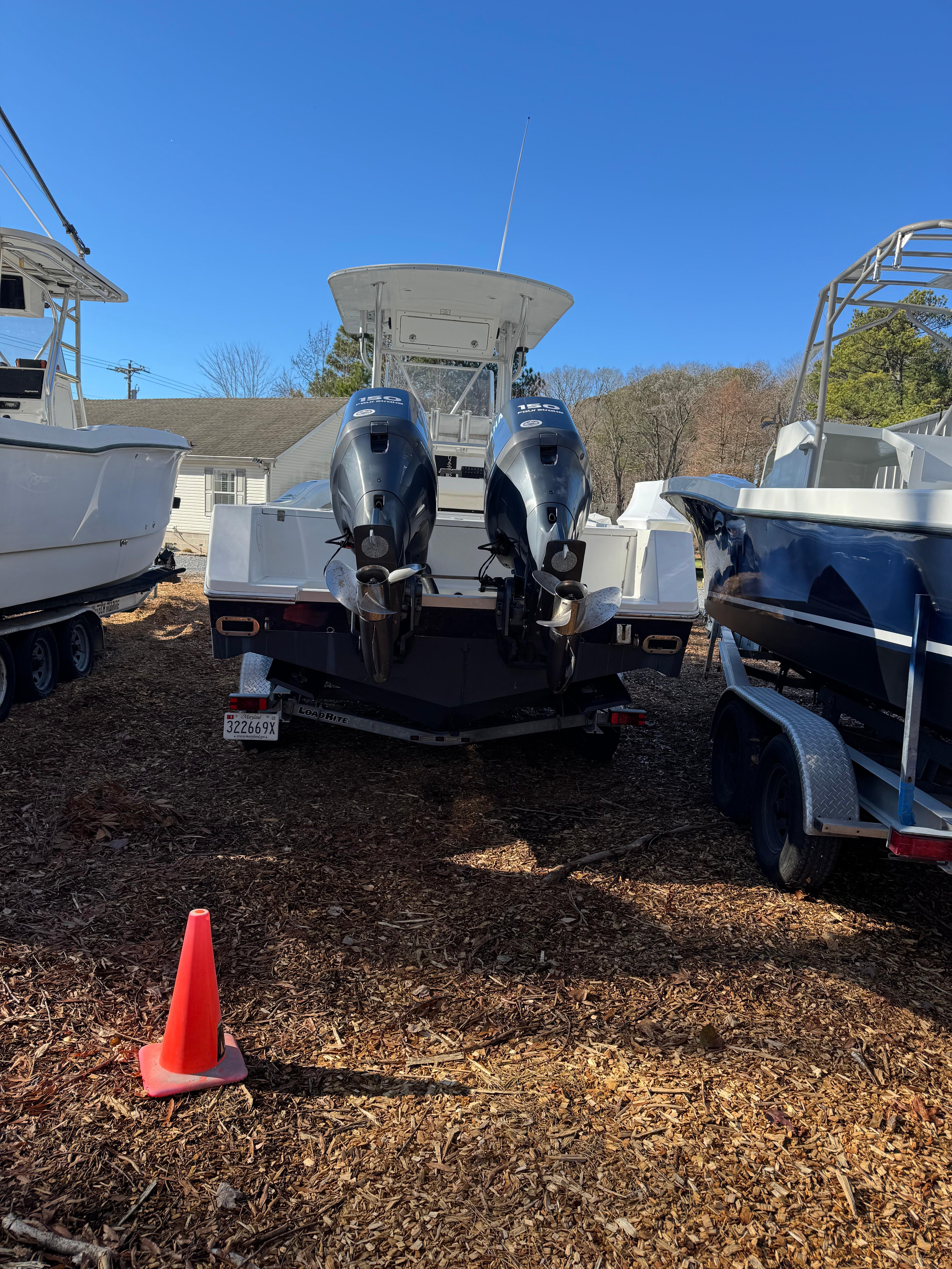 2004 Regulator 24 Forward Seating - 2