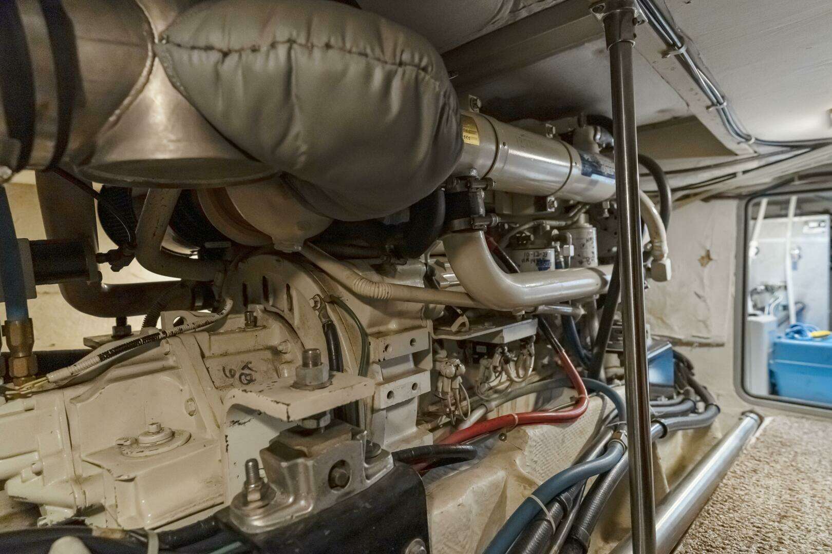 1997 Bayliner 4788 - Image 8