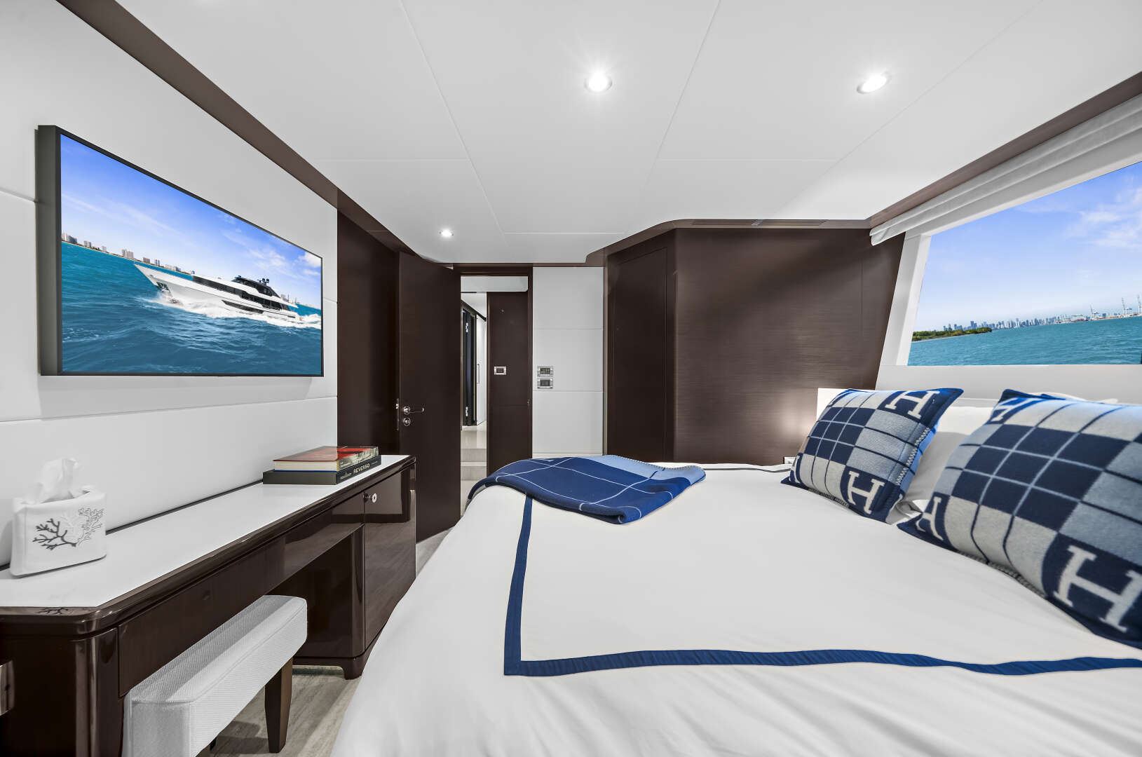 2024 Ocean Alexander 32L - Image 63