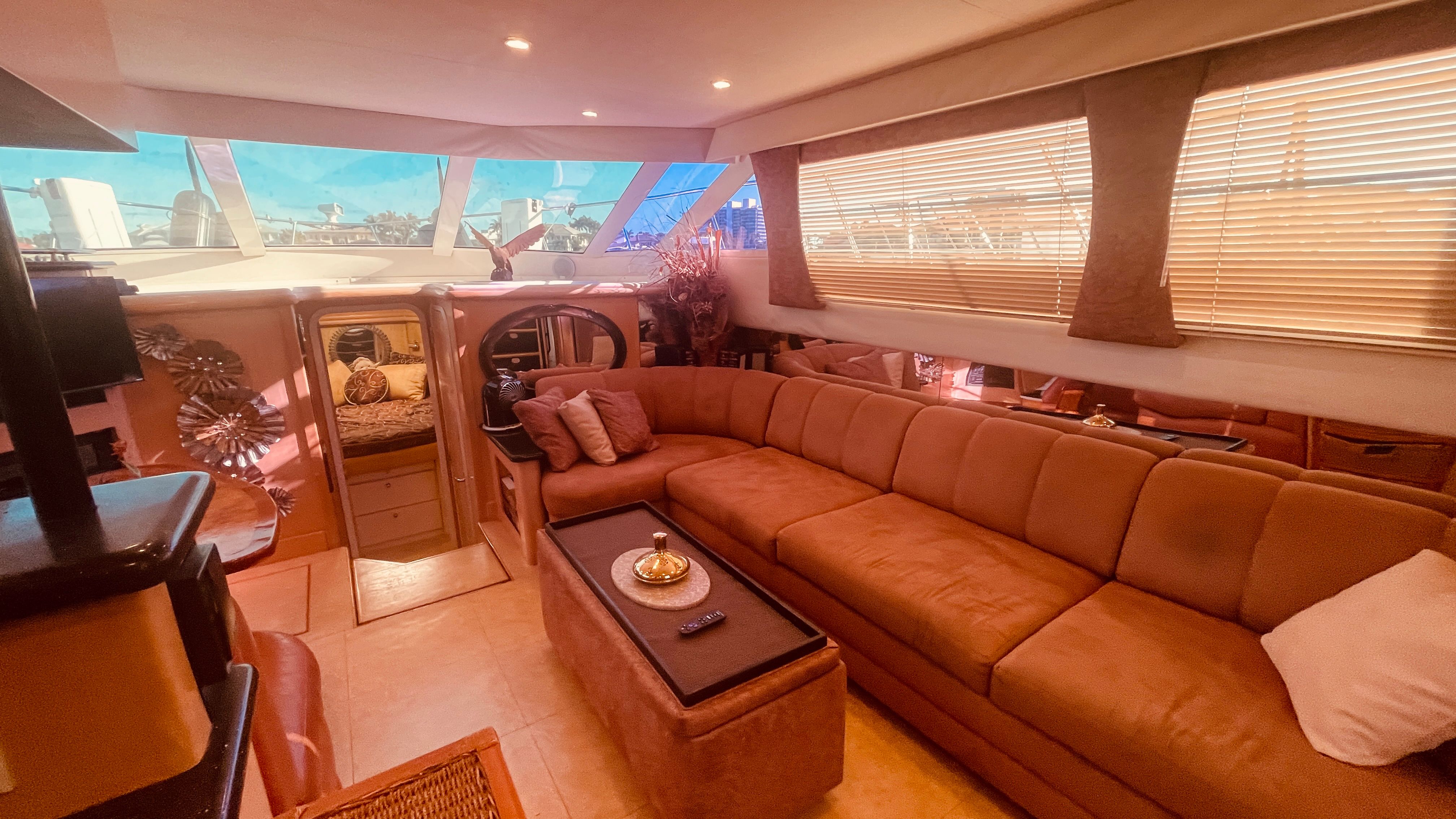 1997 Carver 500 Cockpit Motor Yacht - 17