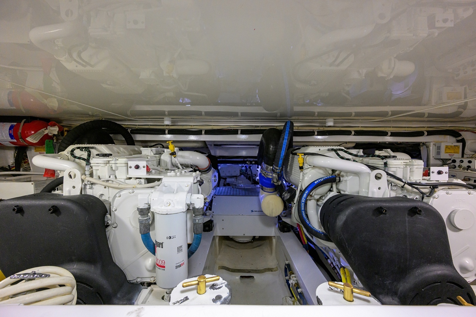 2015 Viking 42 Convertible - Image 44