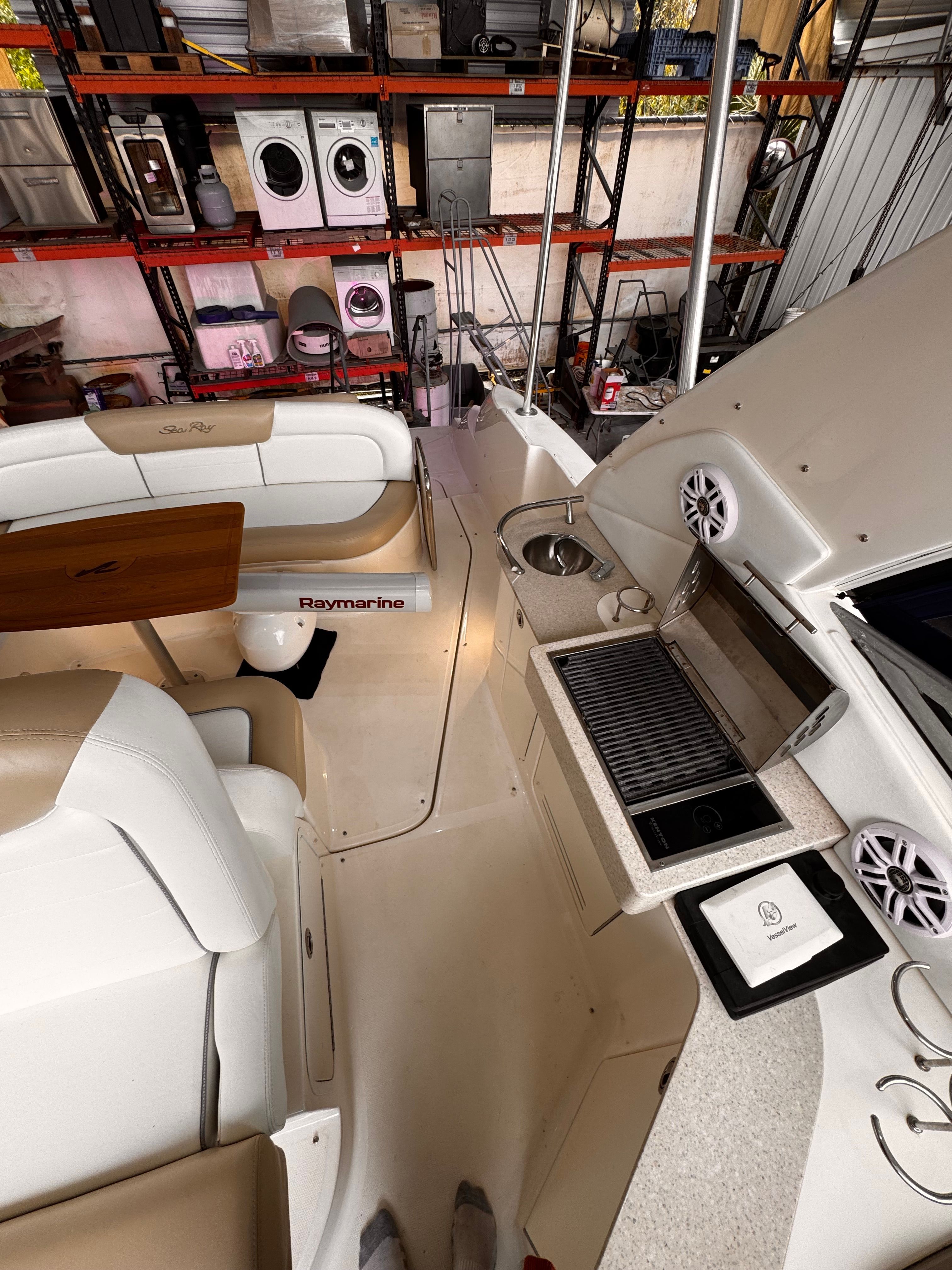 2008 Sea Ray Sundancer 310 - 12