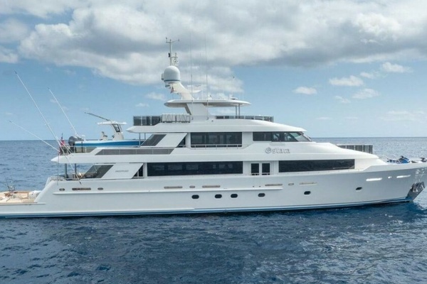 2010 Westport Superyacht