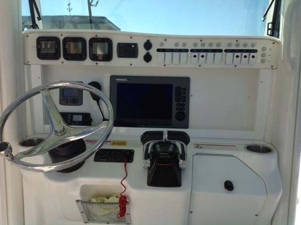 2009 Everglades 290 Pilot - 7