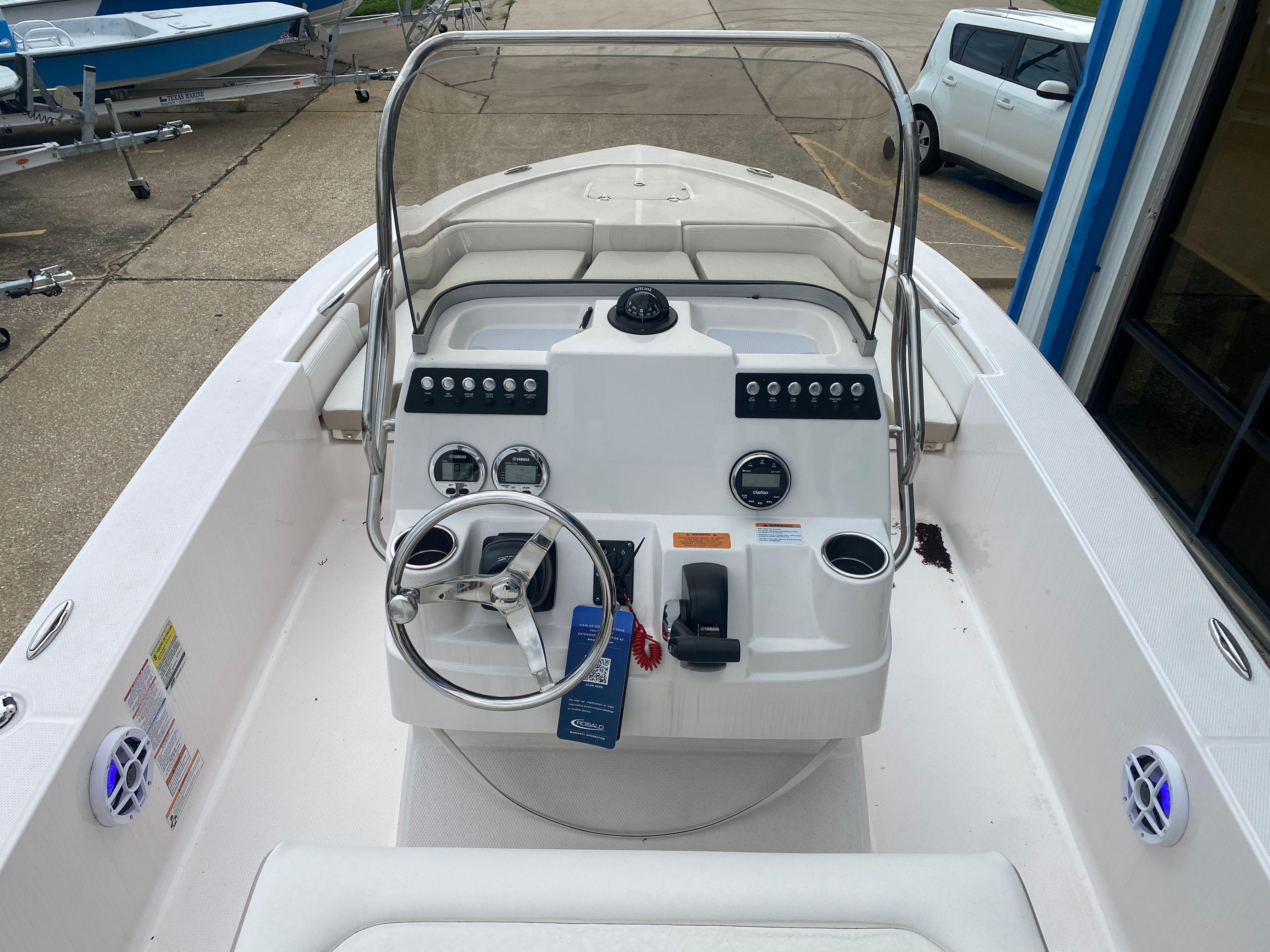 2025 ROBALO 206 CAYMAN STD - Image 18