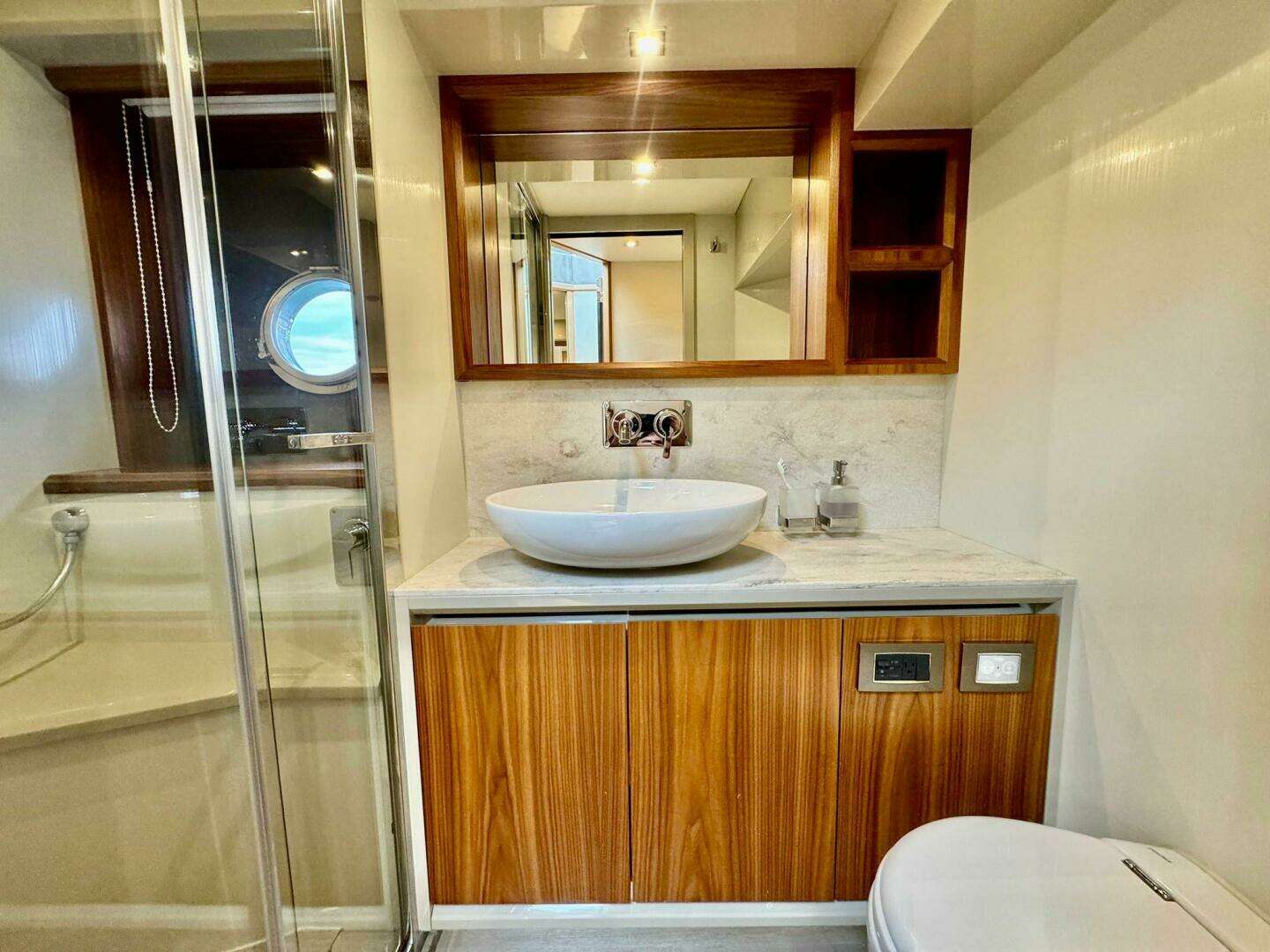 2016 Absolute 45 Sport Yacht - Image 75