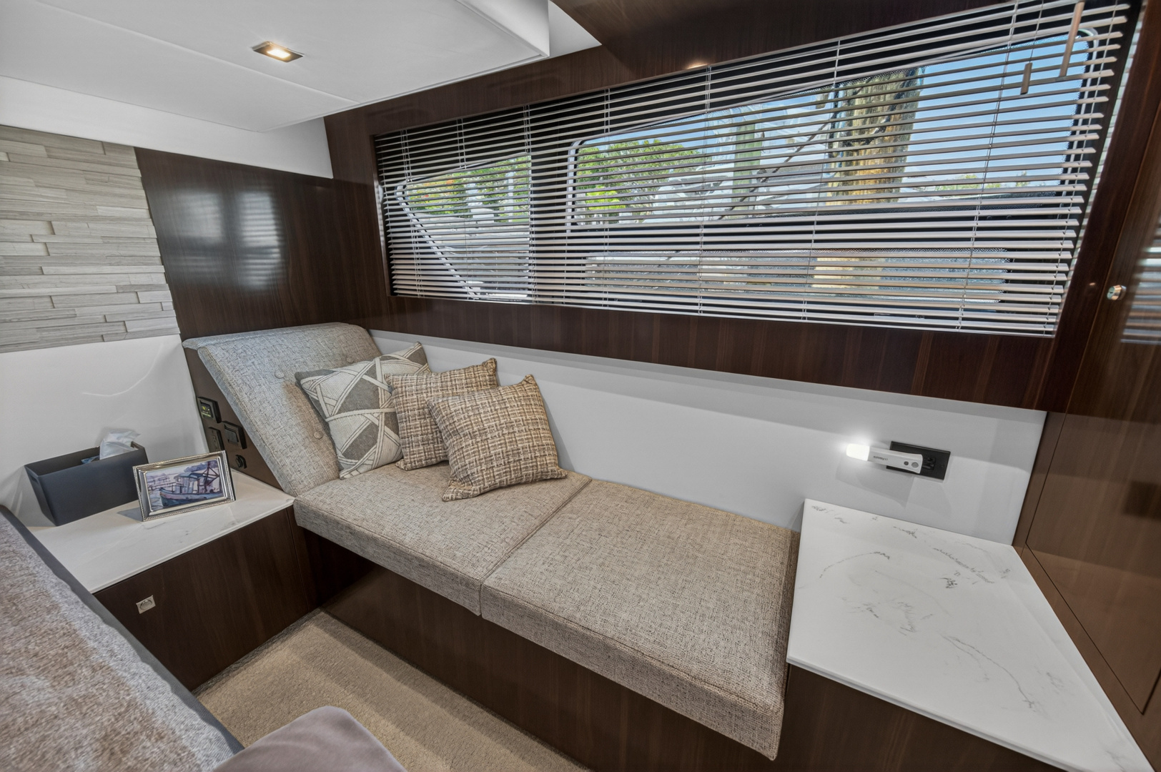 2023 Cruisers Yachts 50 CANTIUS - Image 89