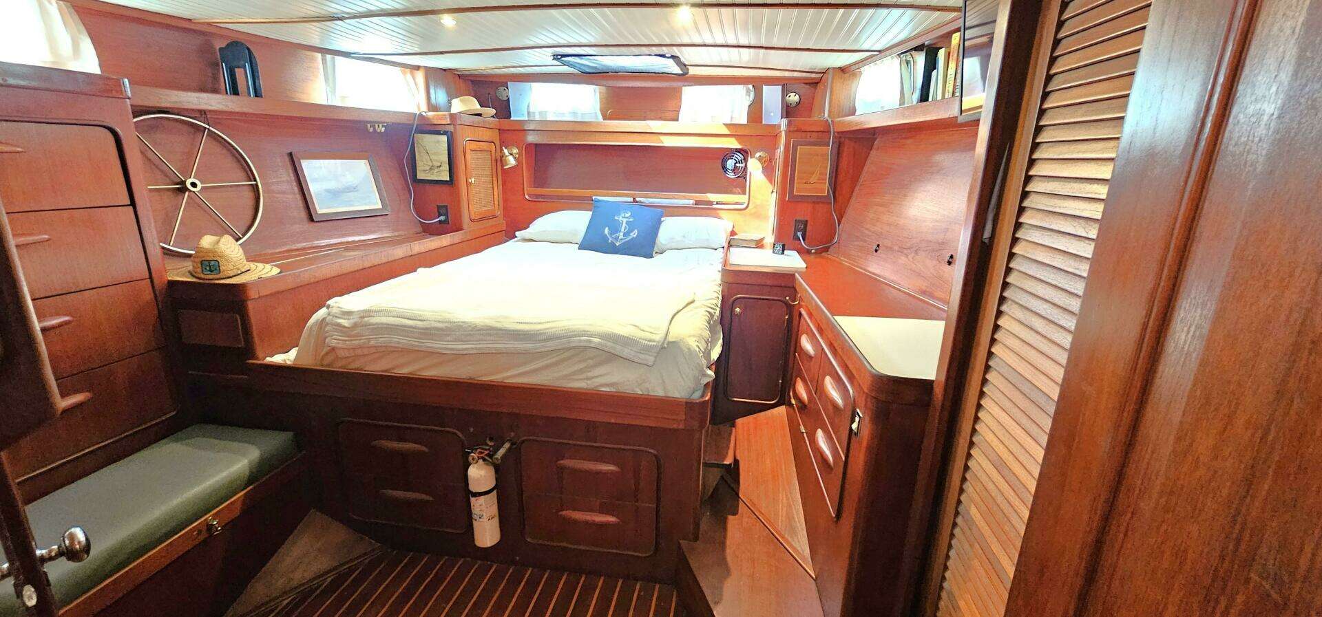 1980 Gulfstar Sailmaster - Image 9