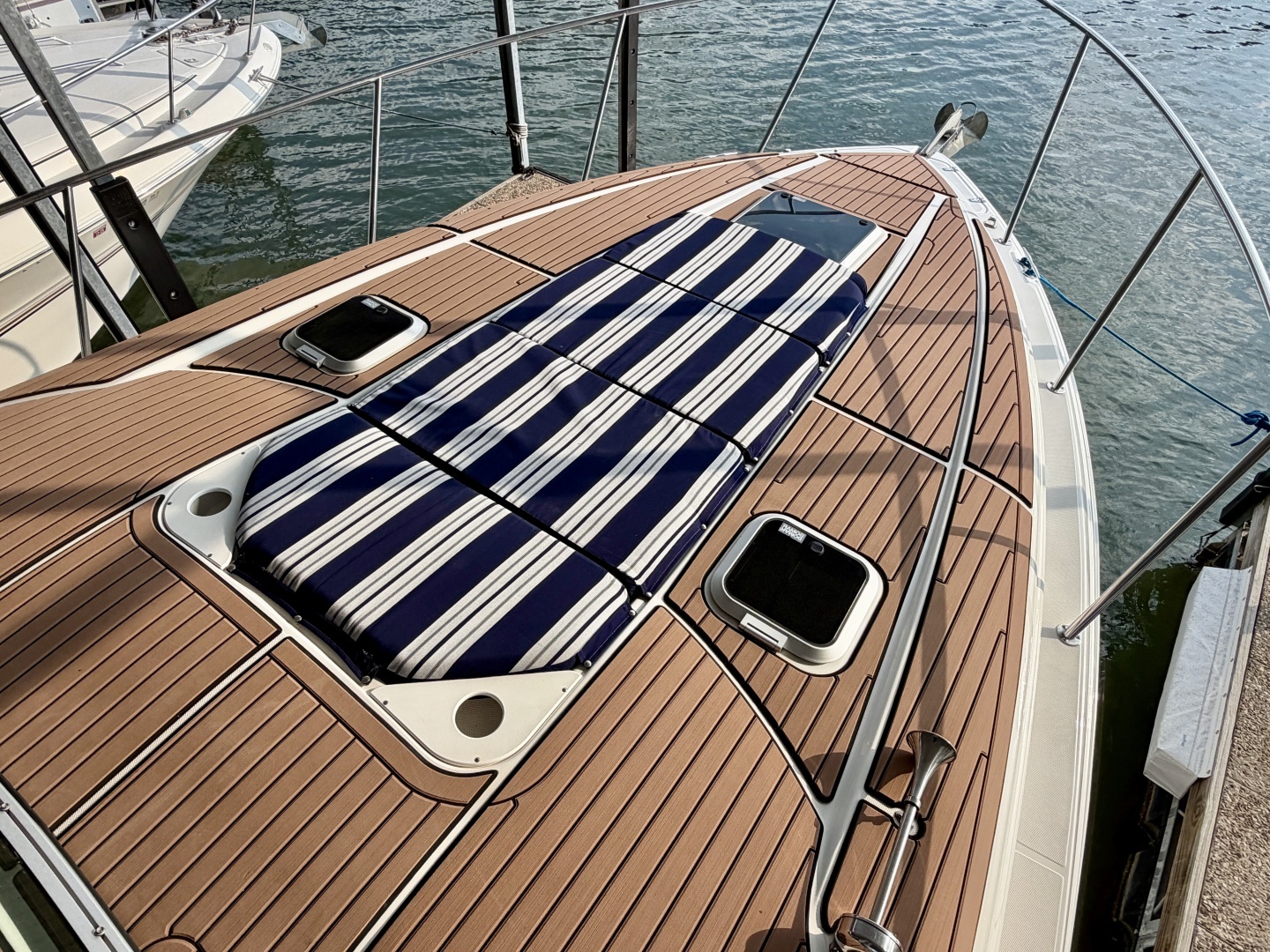 2007 Rinker 350 Express Cruiser - Image 88