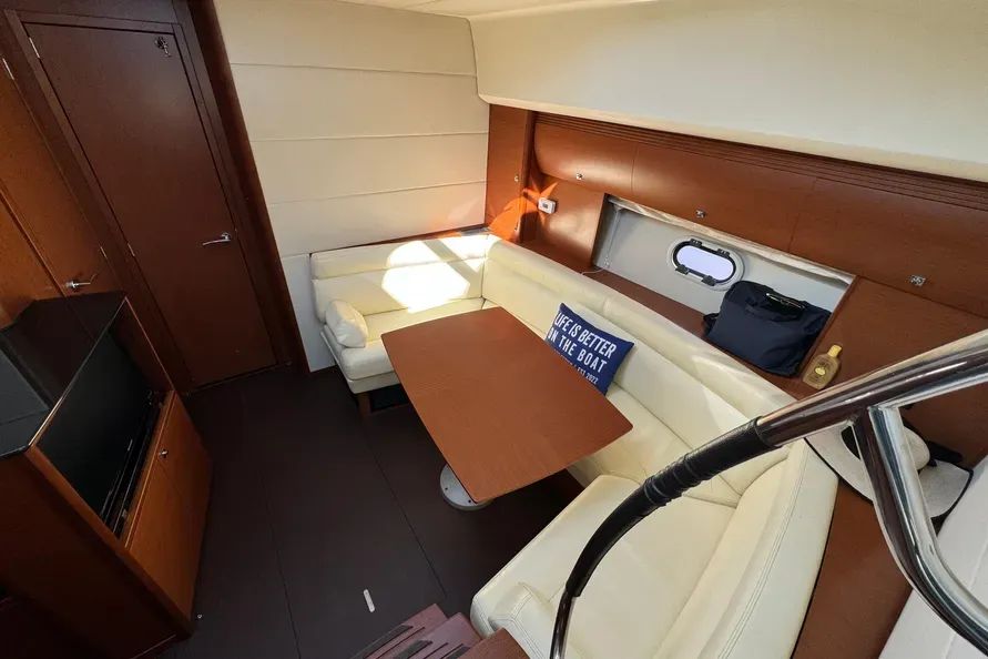 2012 Prestige 440 S 18
