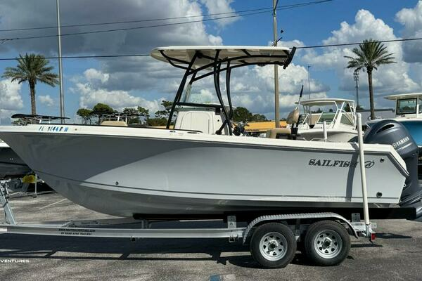 2019 Sailfish 220 CC