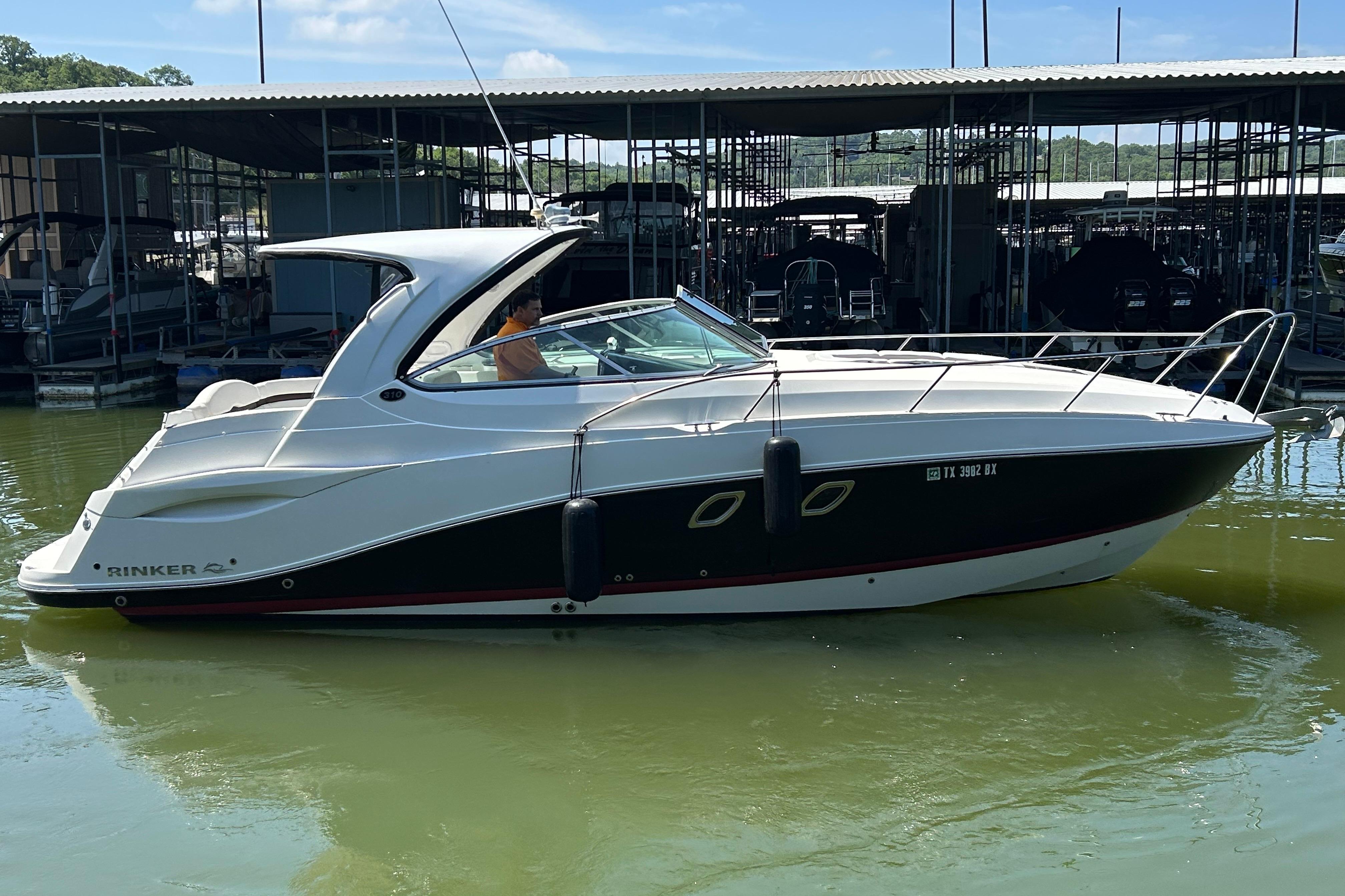2013 Rinker 310 Express Cruiser