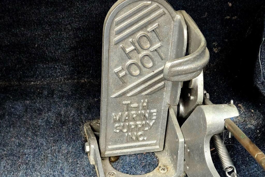 Hot Foot pedal by T-H Marine Supply in 1996 Champion 181 SX boat.