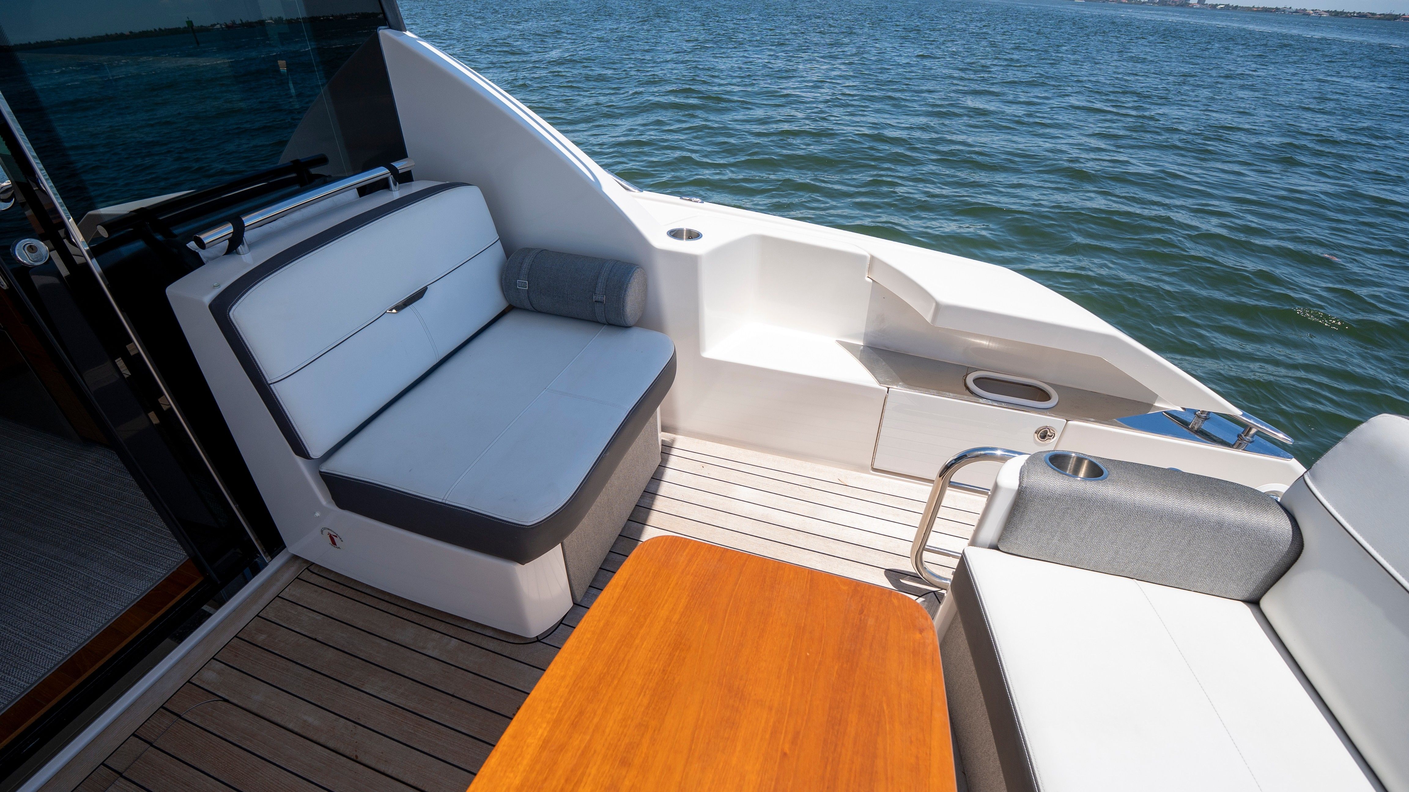 2018 Tiara Yachts 44 Coupe - 41
