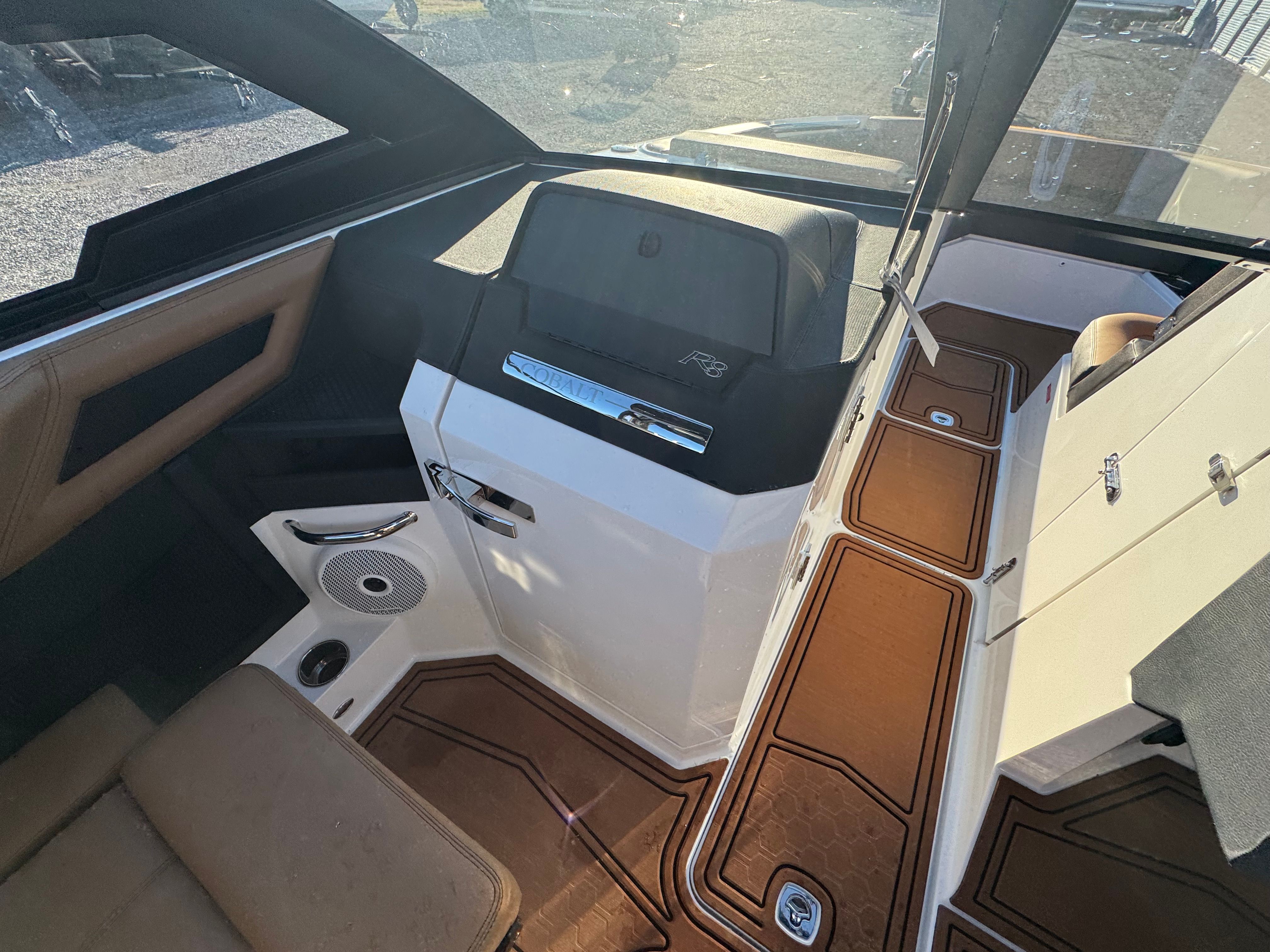 2026 Cobalt R8 Surf - 28