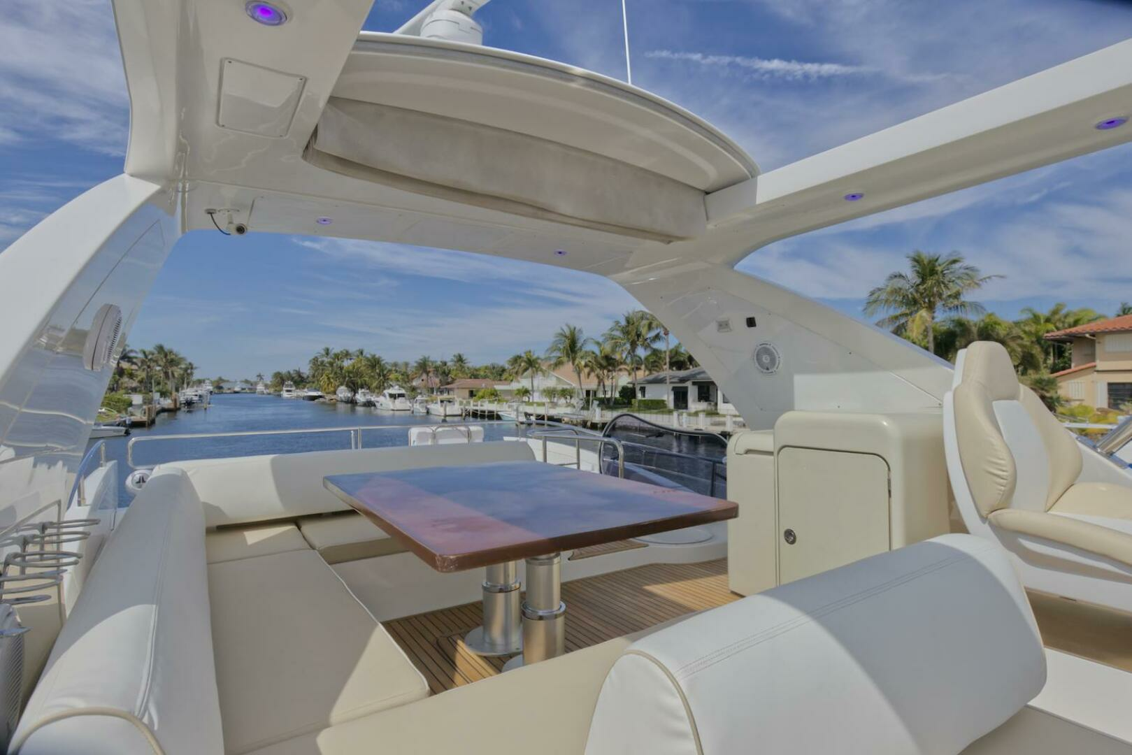 2015 Azimut 64 Flybridge - Image 13