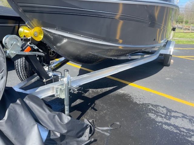 2026 G3 Angler V 1850 SF - 9