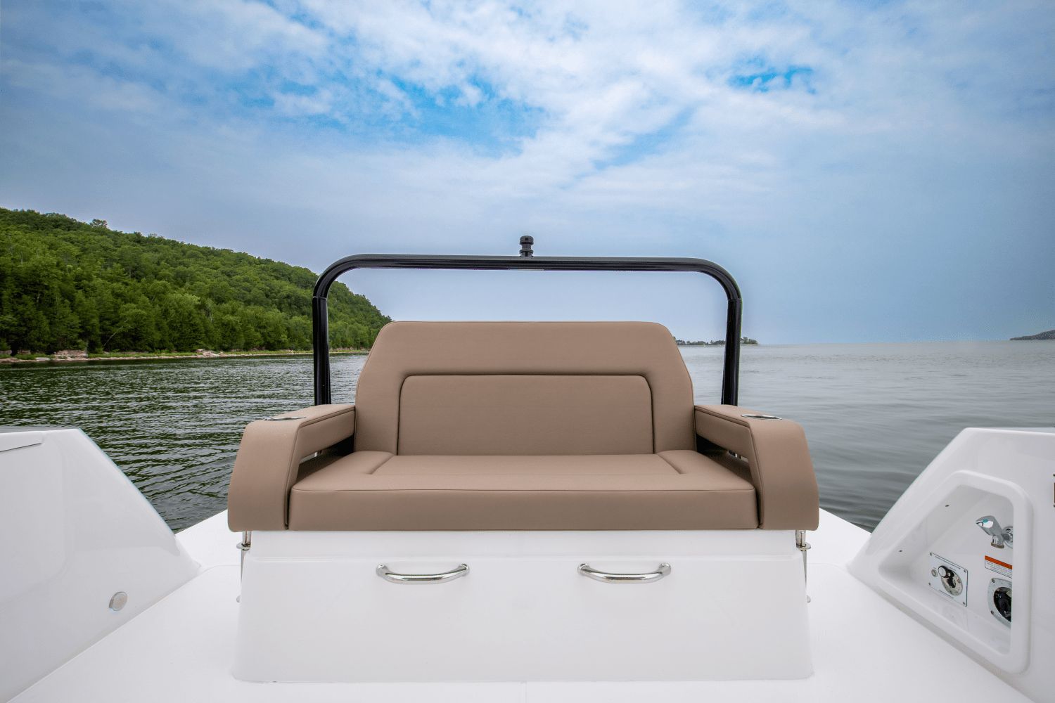 2027 Cruisers Yachts 38 VTR - 10