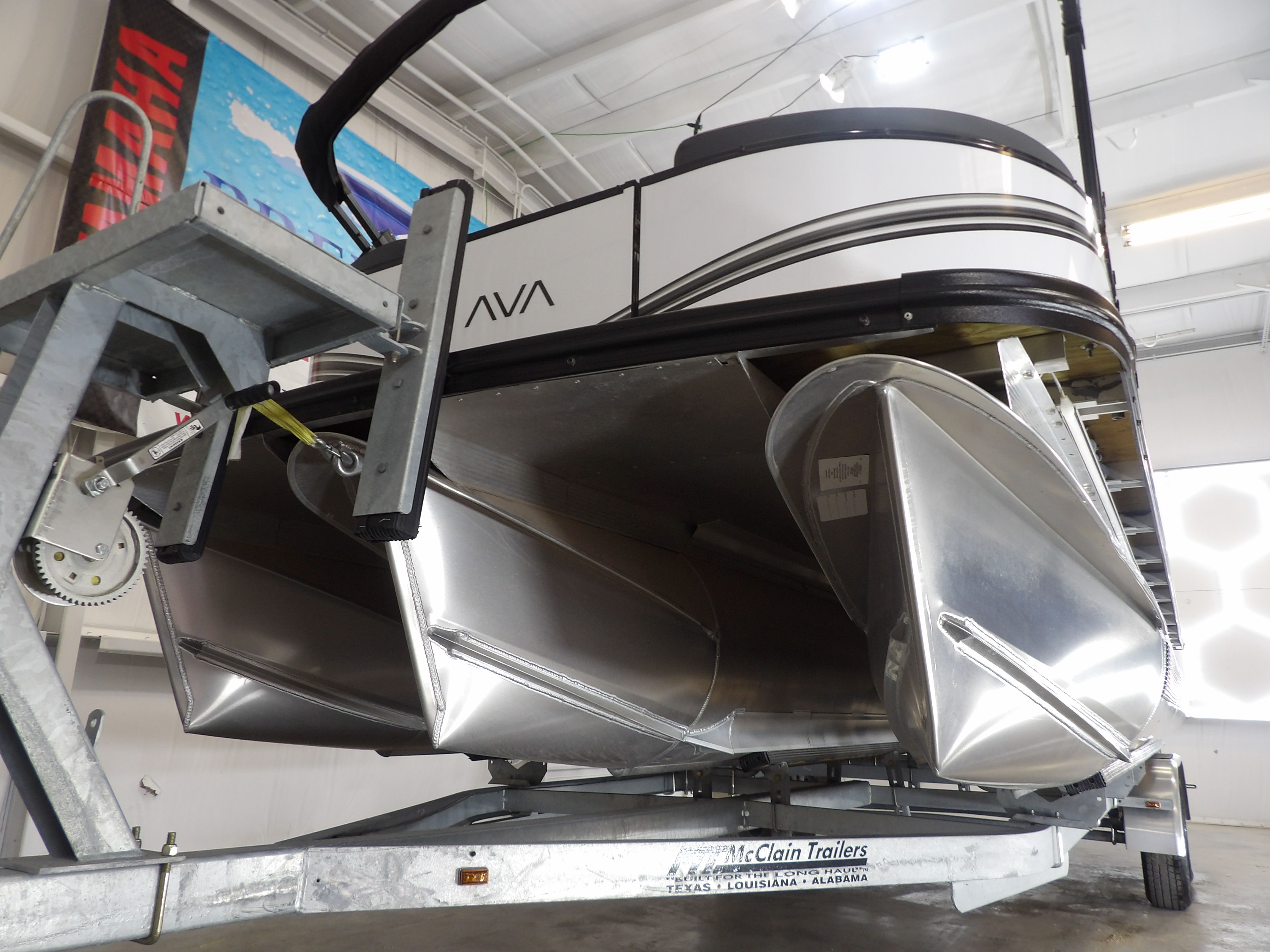 2025 Avalon LSZ Versatile Rear Bench - 23' - 5