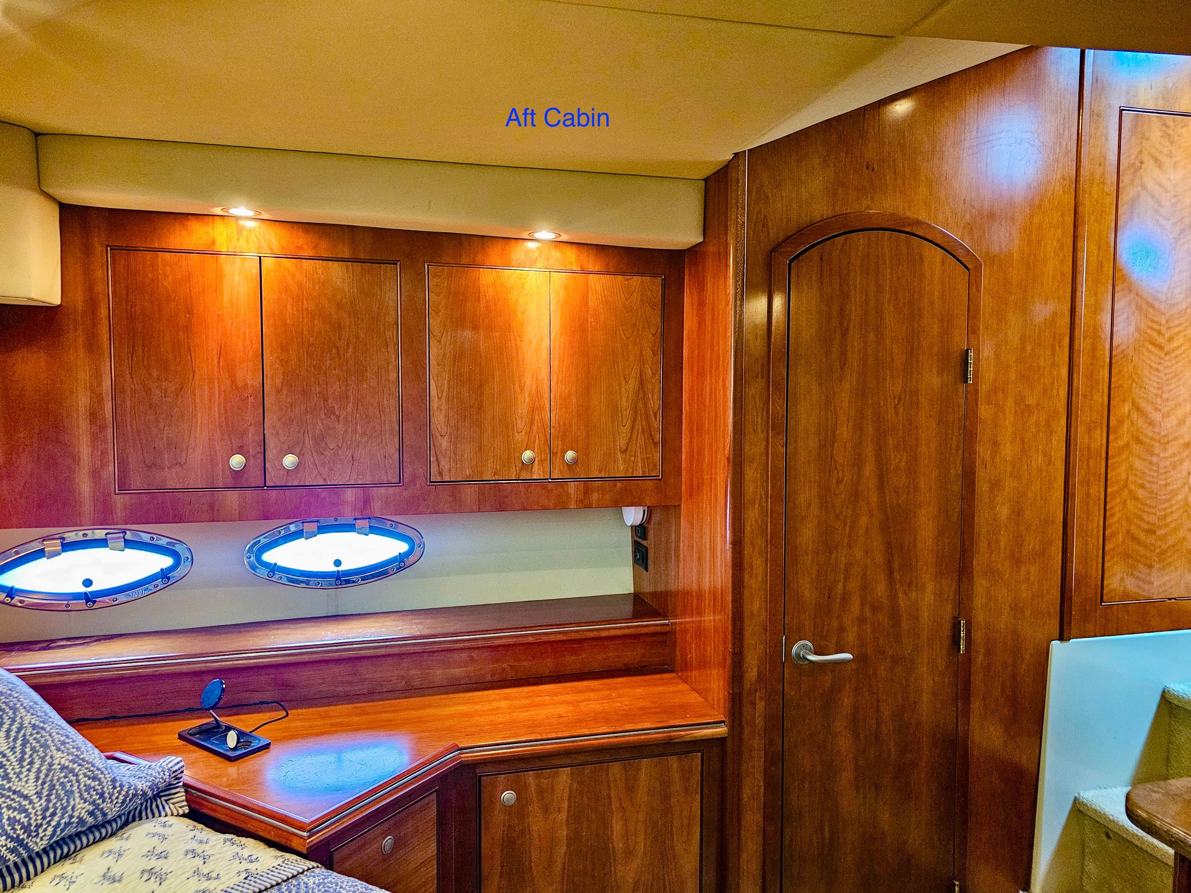 2008 Cruisers Yachts 455 Express Motoryacht - 34