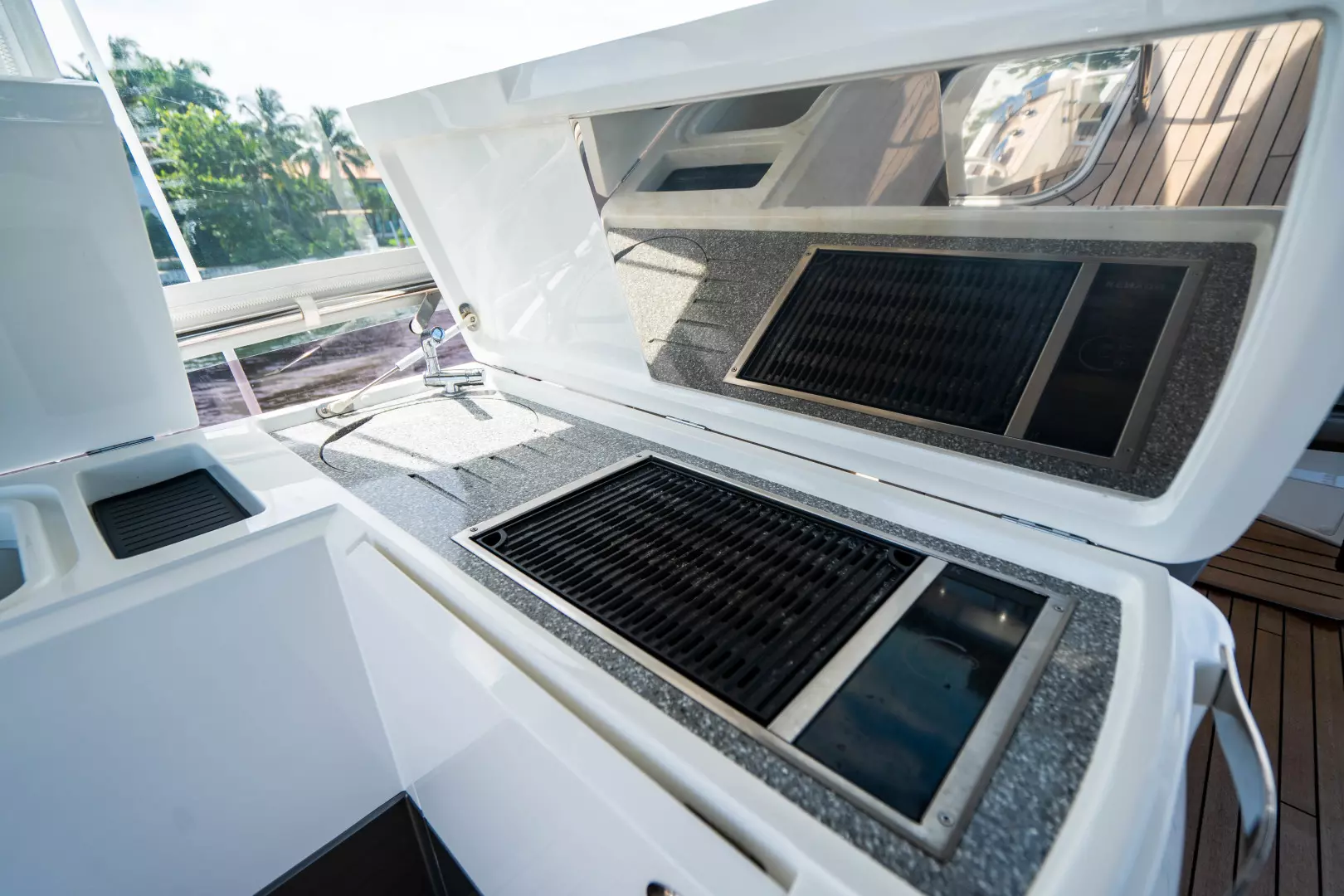 2018 Princess F62 - Image 36