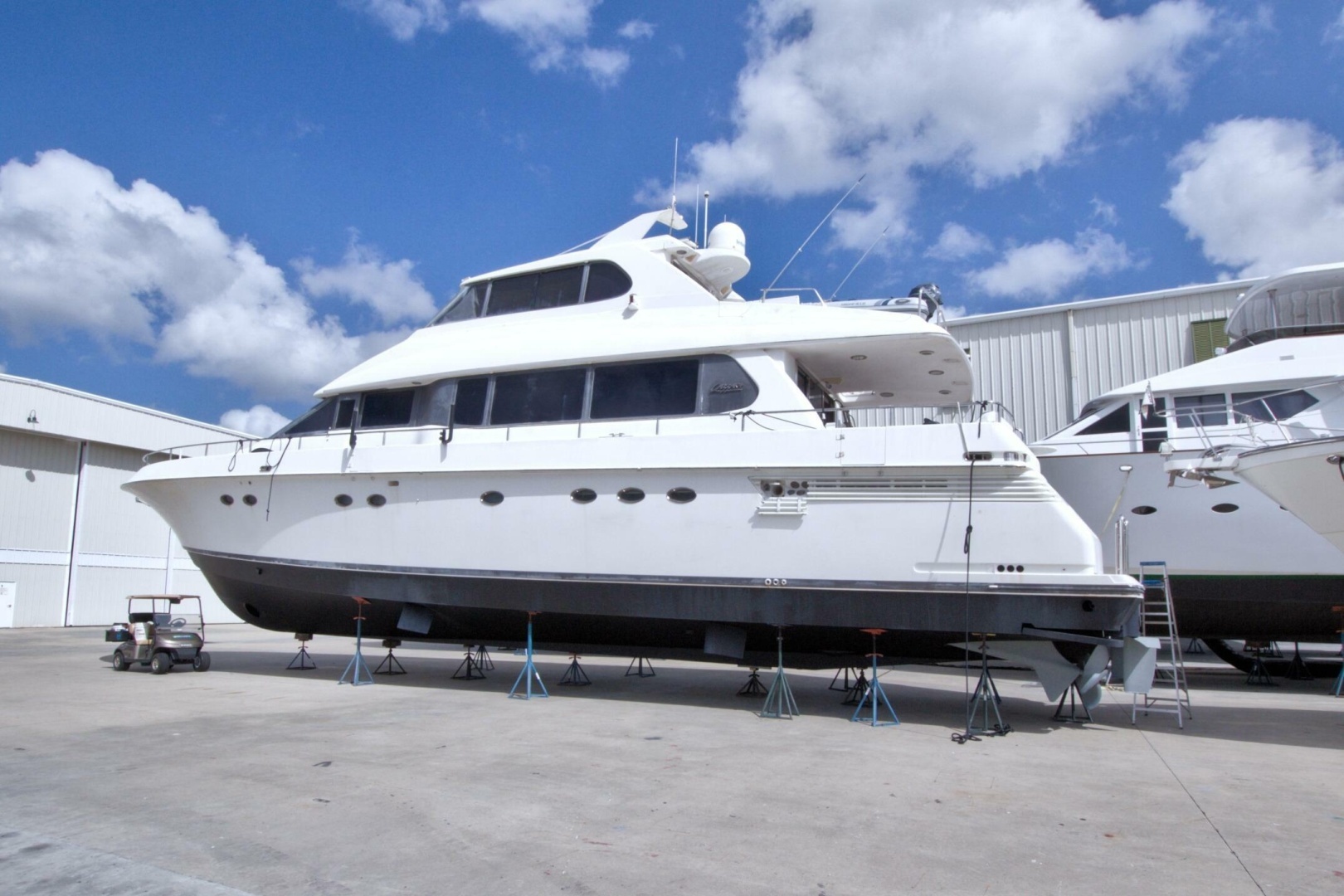 1998 Lazzara Yachts 76 Skylounge Grand Salon - Image 5