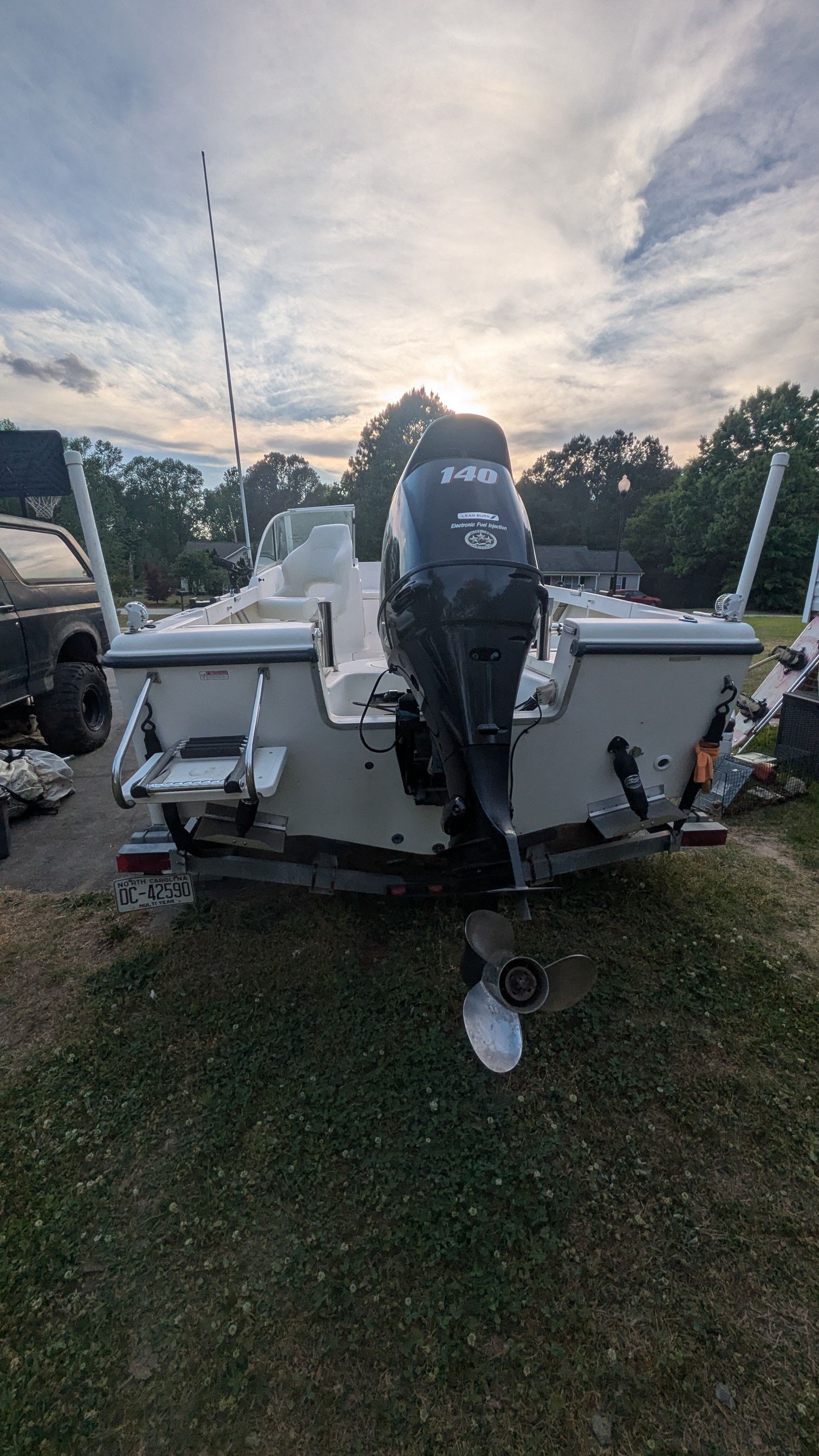 2000 Sea Hunt Escape 200
