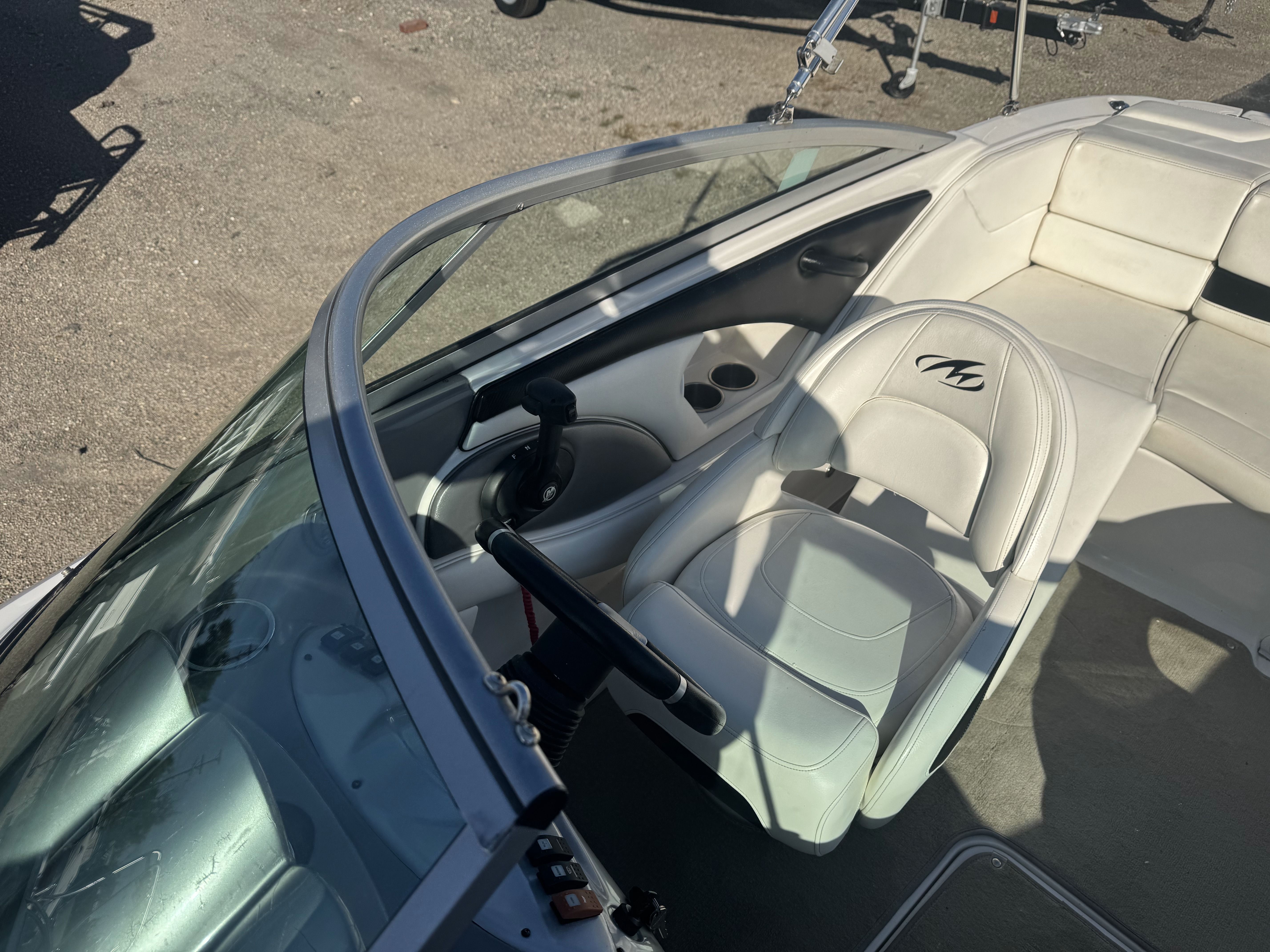 2009 Monterey 194FS - 21