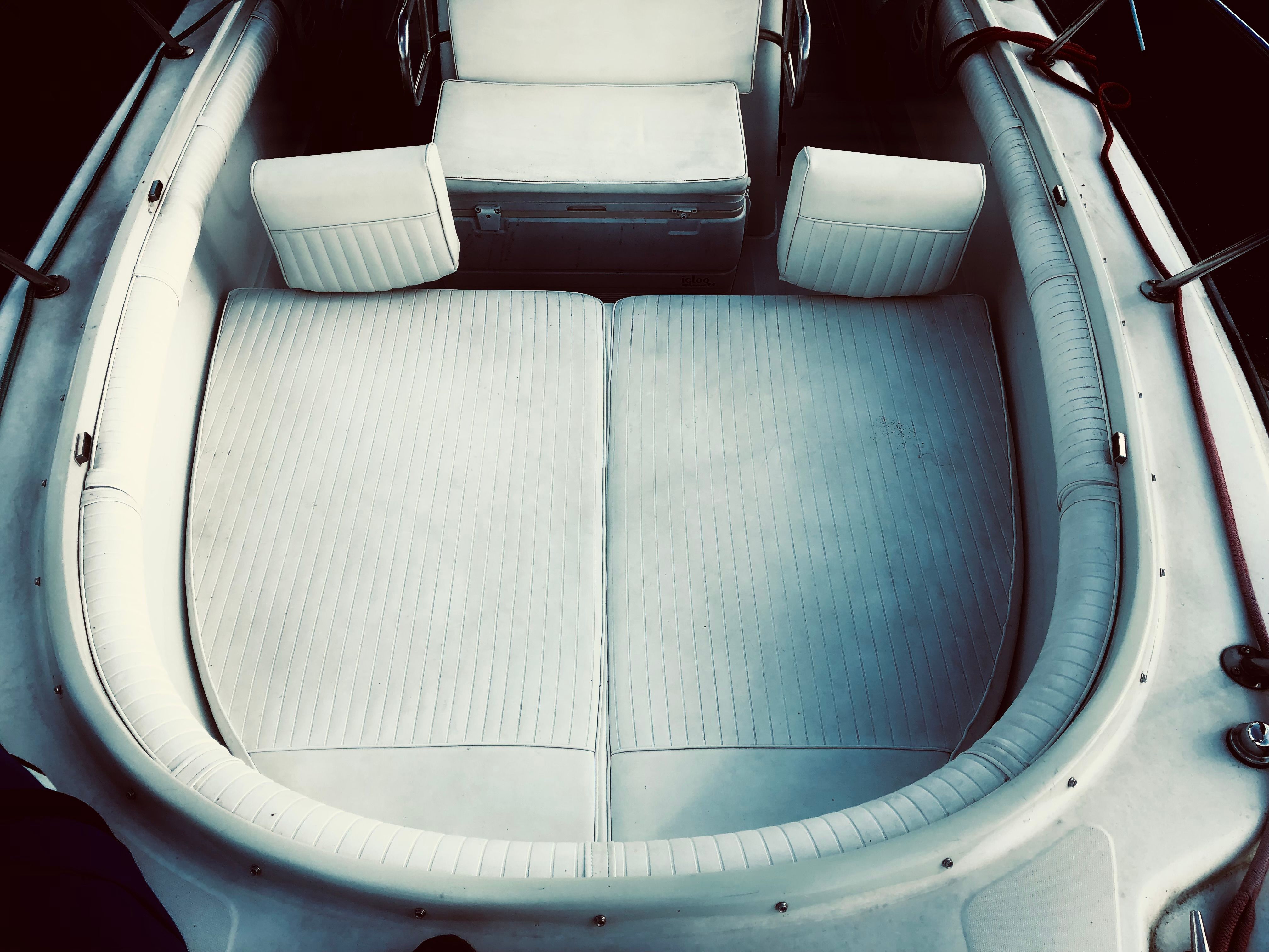 1994 Boston Whaler 24 Outrage - 14