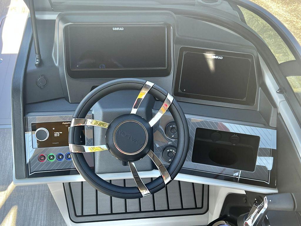 2025 Avalon Excalibur LTD 25' Quad Lounge Windshield - Triple Toon TWIN - IN STOCK - 24