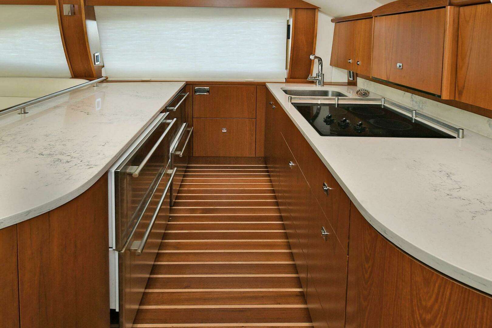 2015 Tiara Yachts 48 Convertible - Image 34