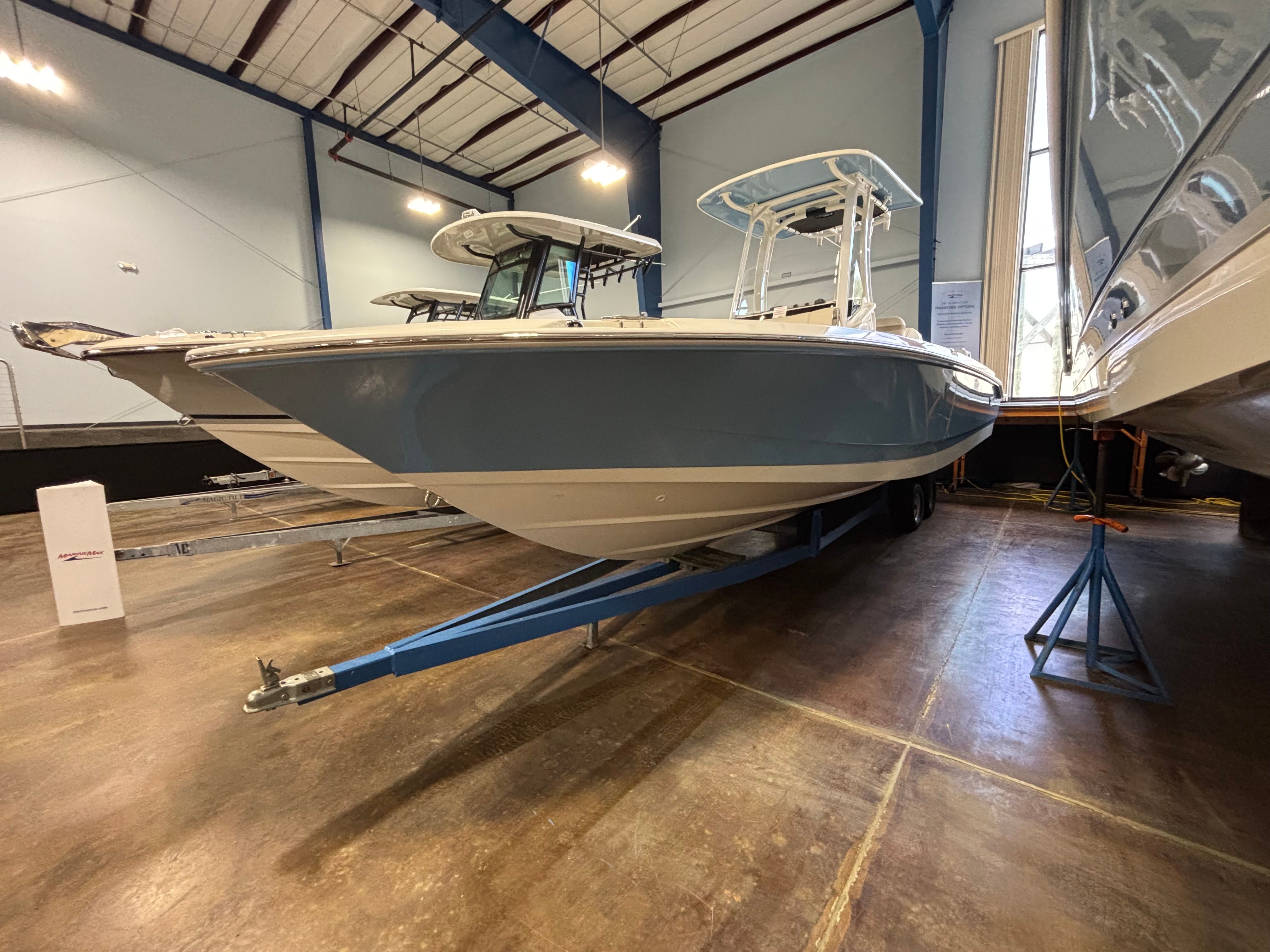 2026 Boston Whaler 250 Dauntless - 3