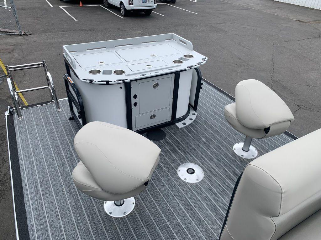2025 Premier 230 SunSation Angler - 13