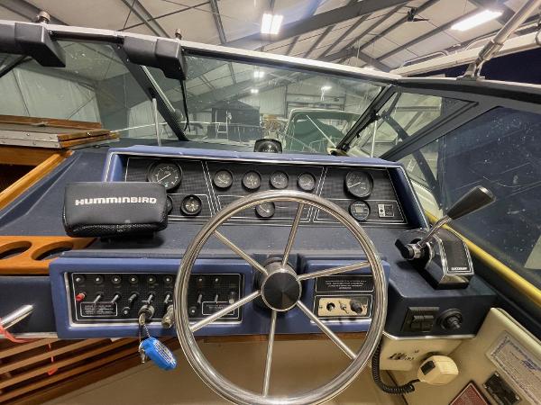 1988 Sea Ray 268 Express Cruiser - 9