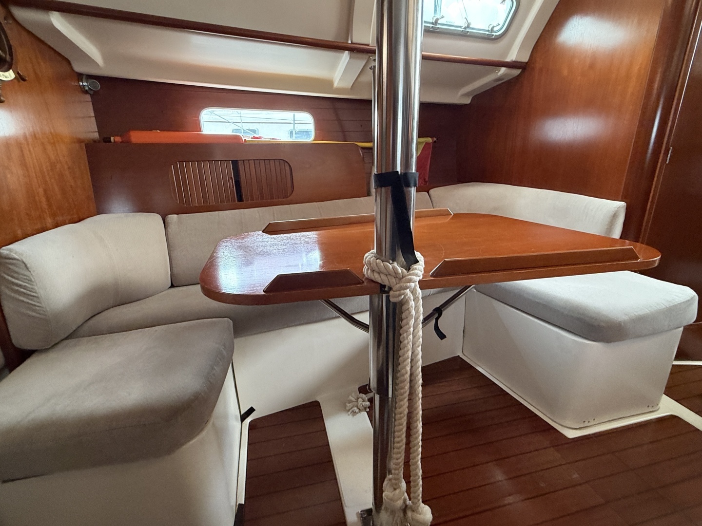 1995 Beneteau OCEANIS 321 - Image 22