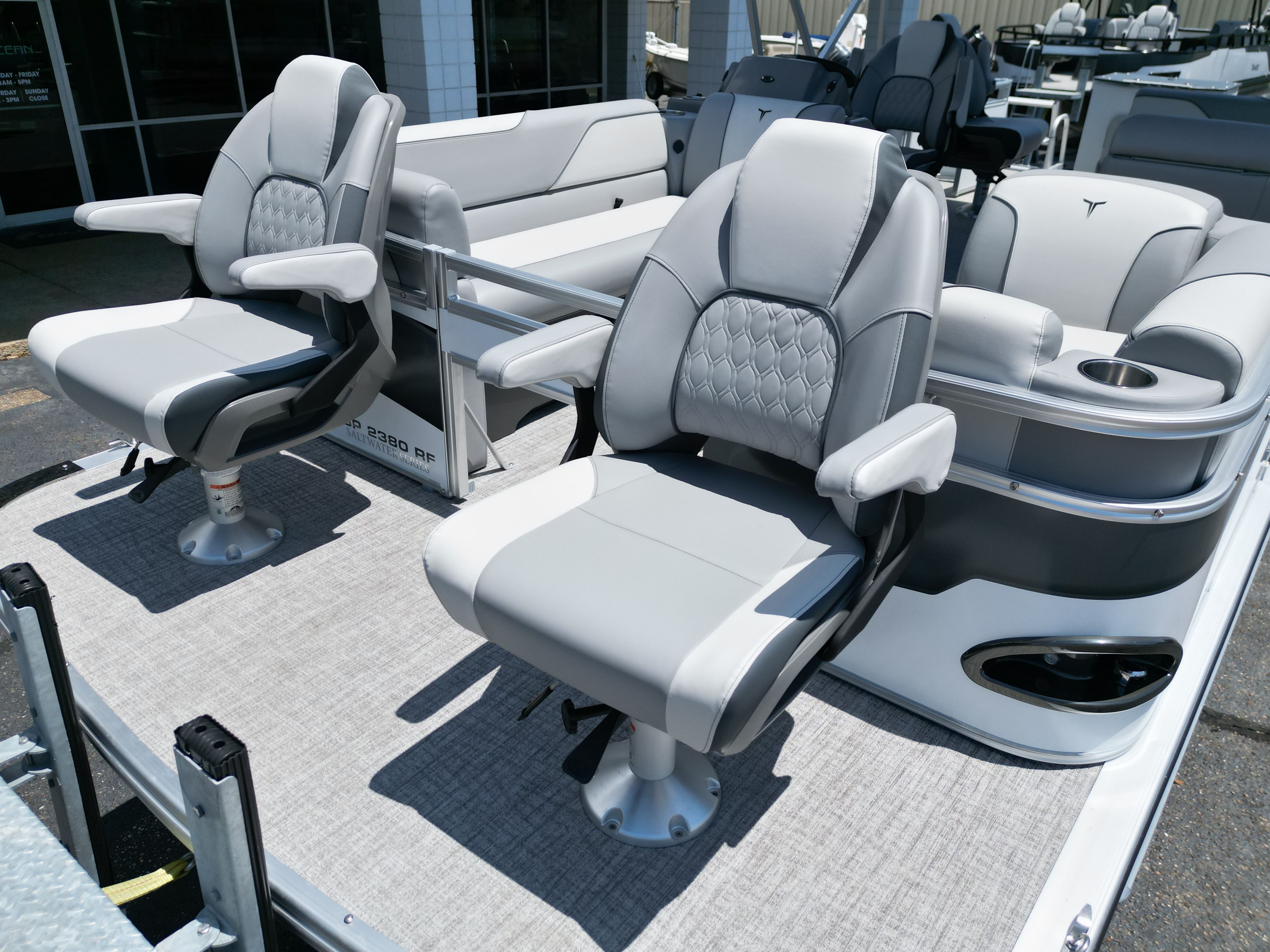 2025 Tahoe SPT FNC23T - 14