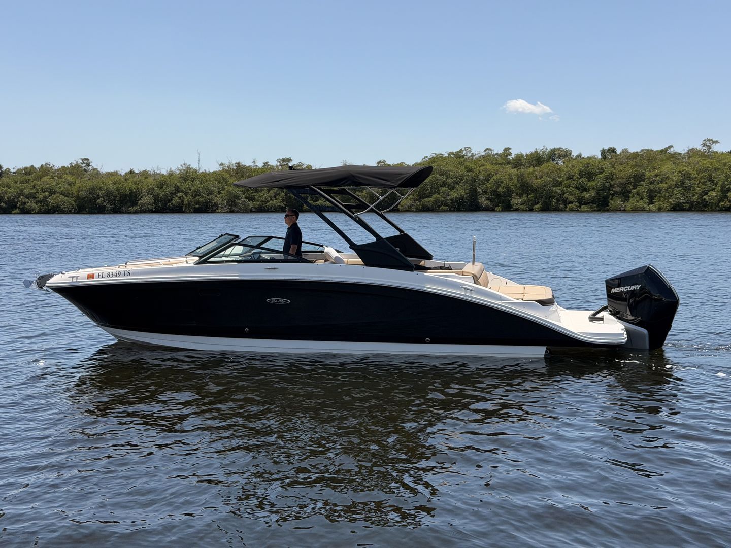 2024 Sea Ray 270 SDX OB